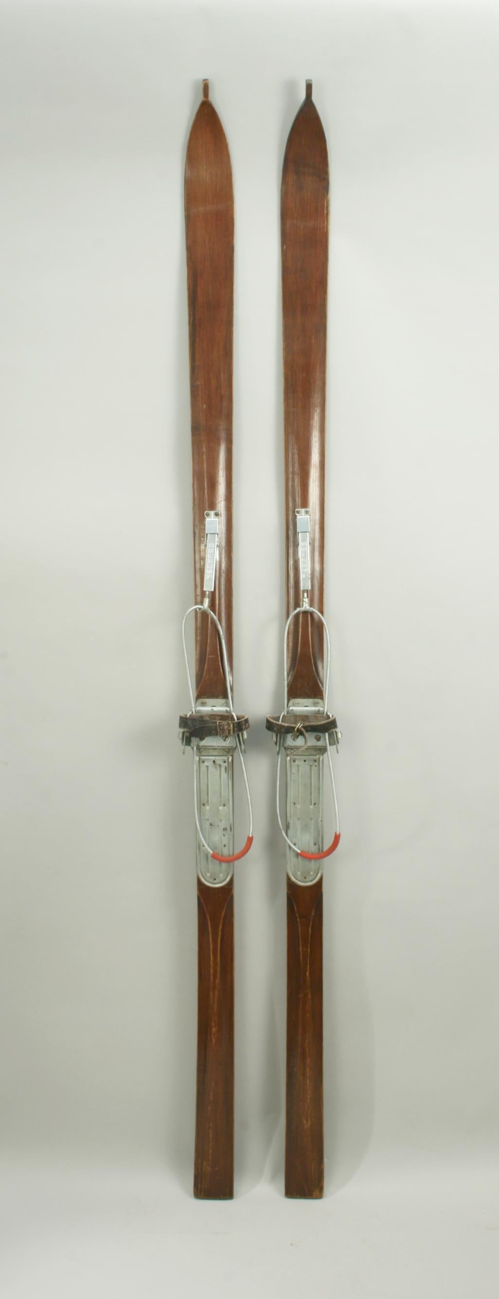 Pair of Antique Hickory / Ash Skis, Telemark Wintersport 2