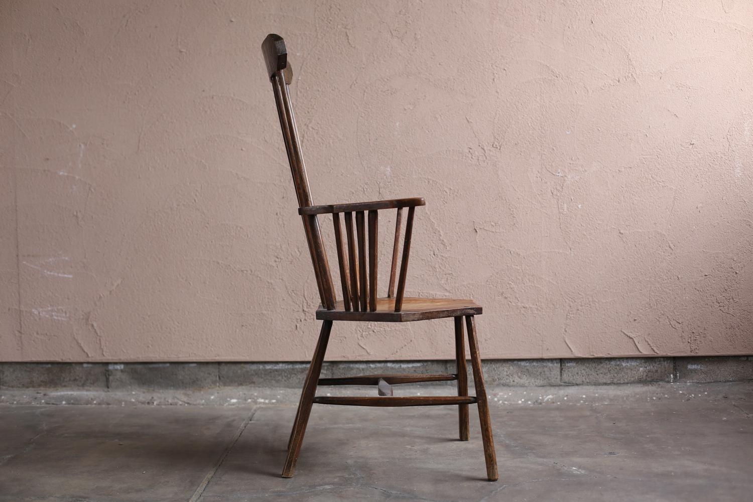 Paar antike Windsor-Stühle mit hoher Rückenlehne und sechseckigem Blattwerk (Holzarbeit) im Angebot