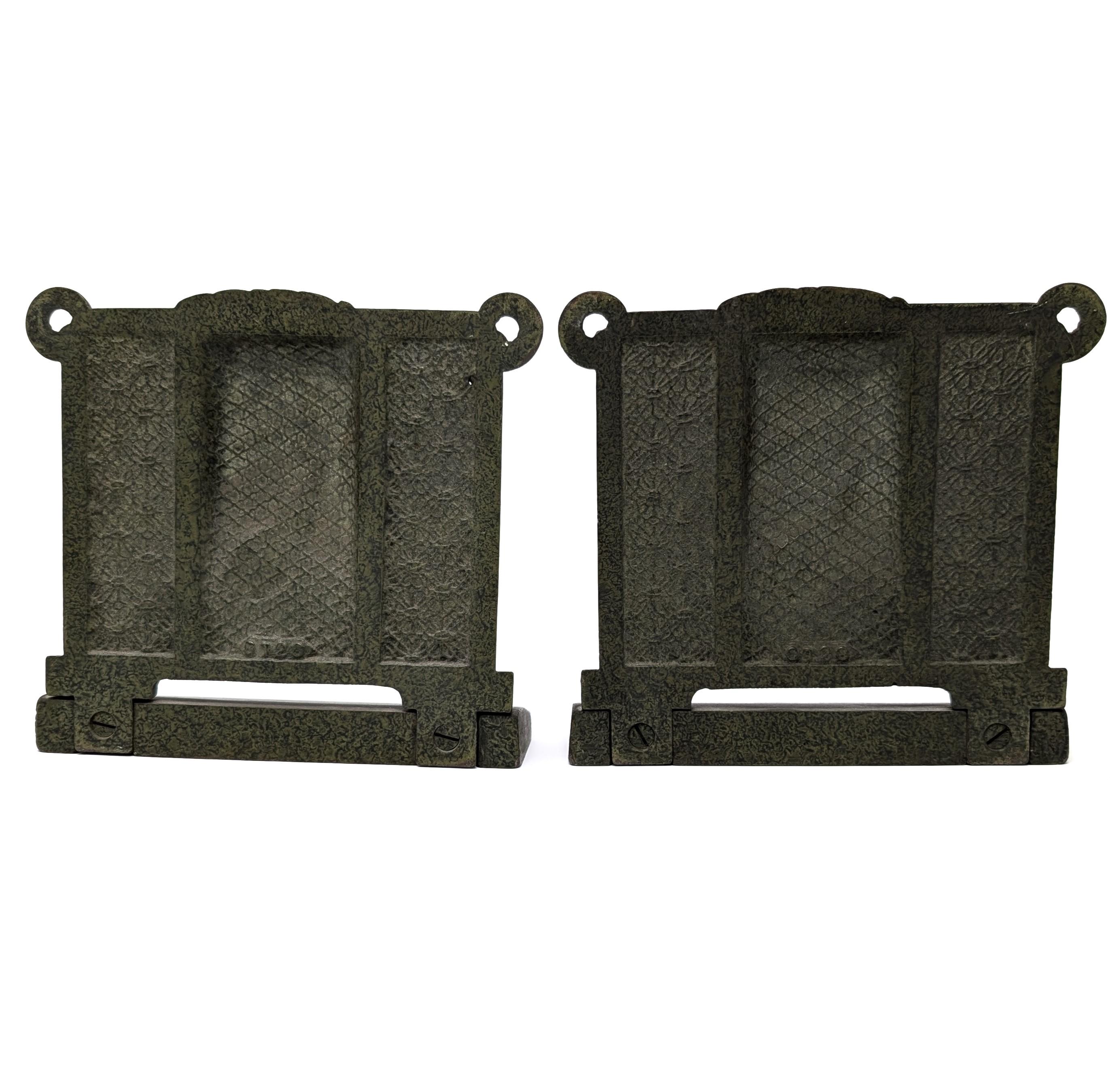 20th Century Pair of Antique H.L. Judd Co Cast Iron Bookends Native American Indian Chief For Sale