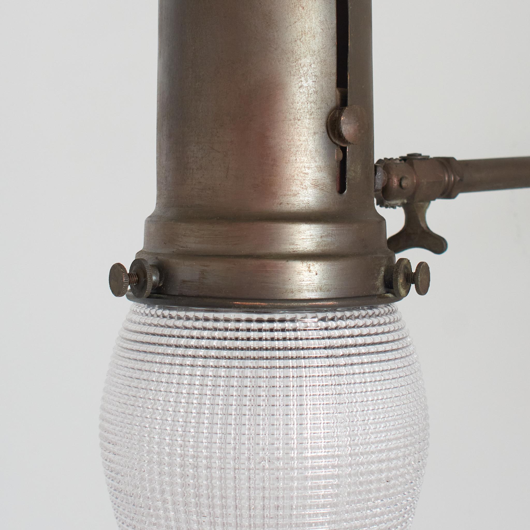 Pareja de Apliques de Cristal Prismático Holófano Antiguo de Iglesia para Cocina en Bueno estado para la venta en Stockbridge, GB