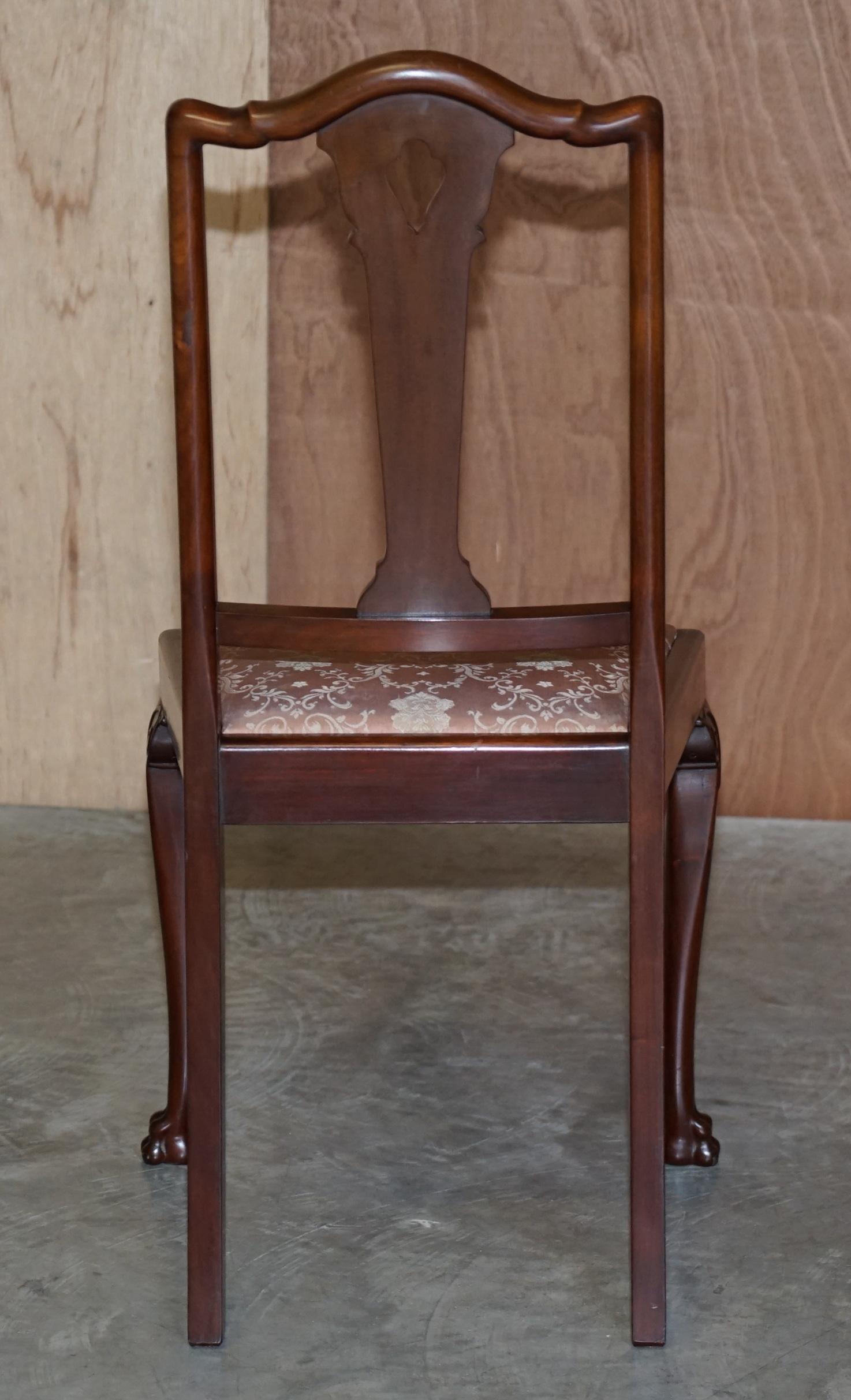 Paar antike, englische, handgeschnitzte Stühle aus Hartholz mit Löwenhaar und Pfotenfüßen aus Honduras im Angebot 6