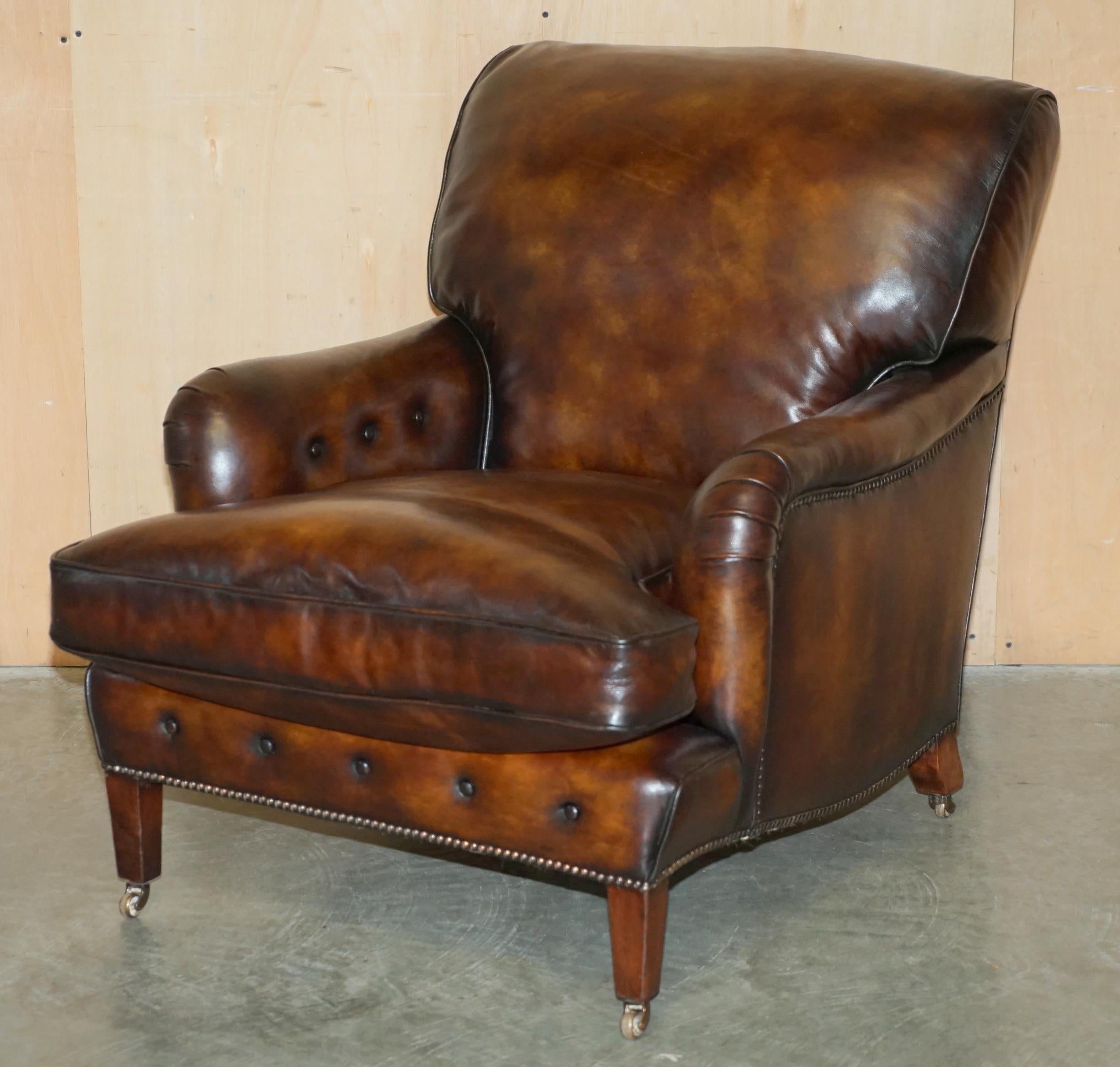 PAIR OF ANTIQUE HOWARD & SON's BRIDGEWATER BROWN LEATHER ARMCHAiRS & FOOTSTOOL For Sale 6