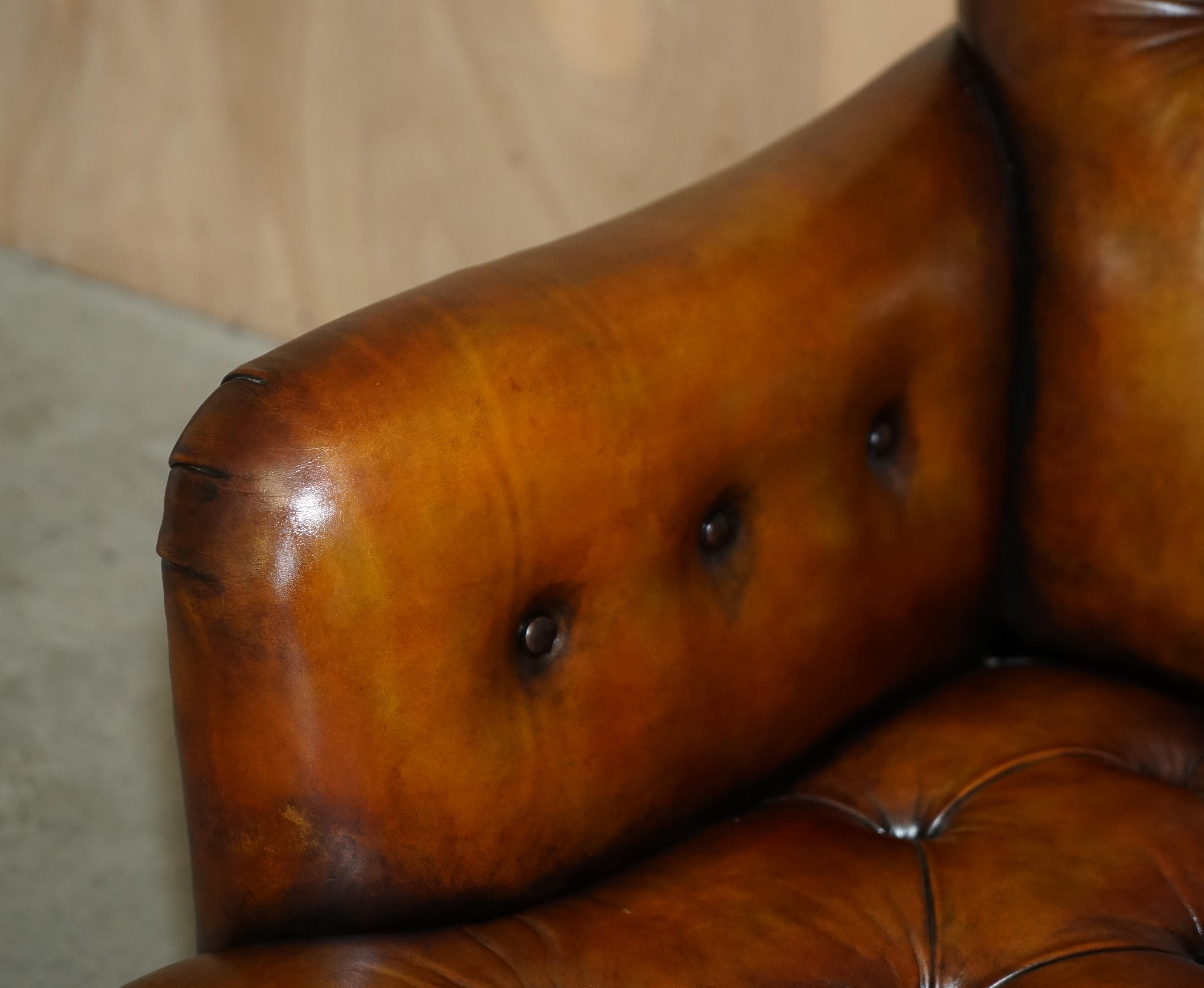 Pair of Antique Howard & Son's Bridgewater Brown Leather Chesterfield Armchairs For Sale 3