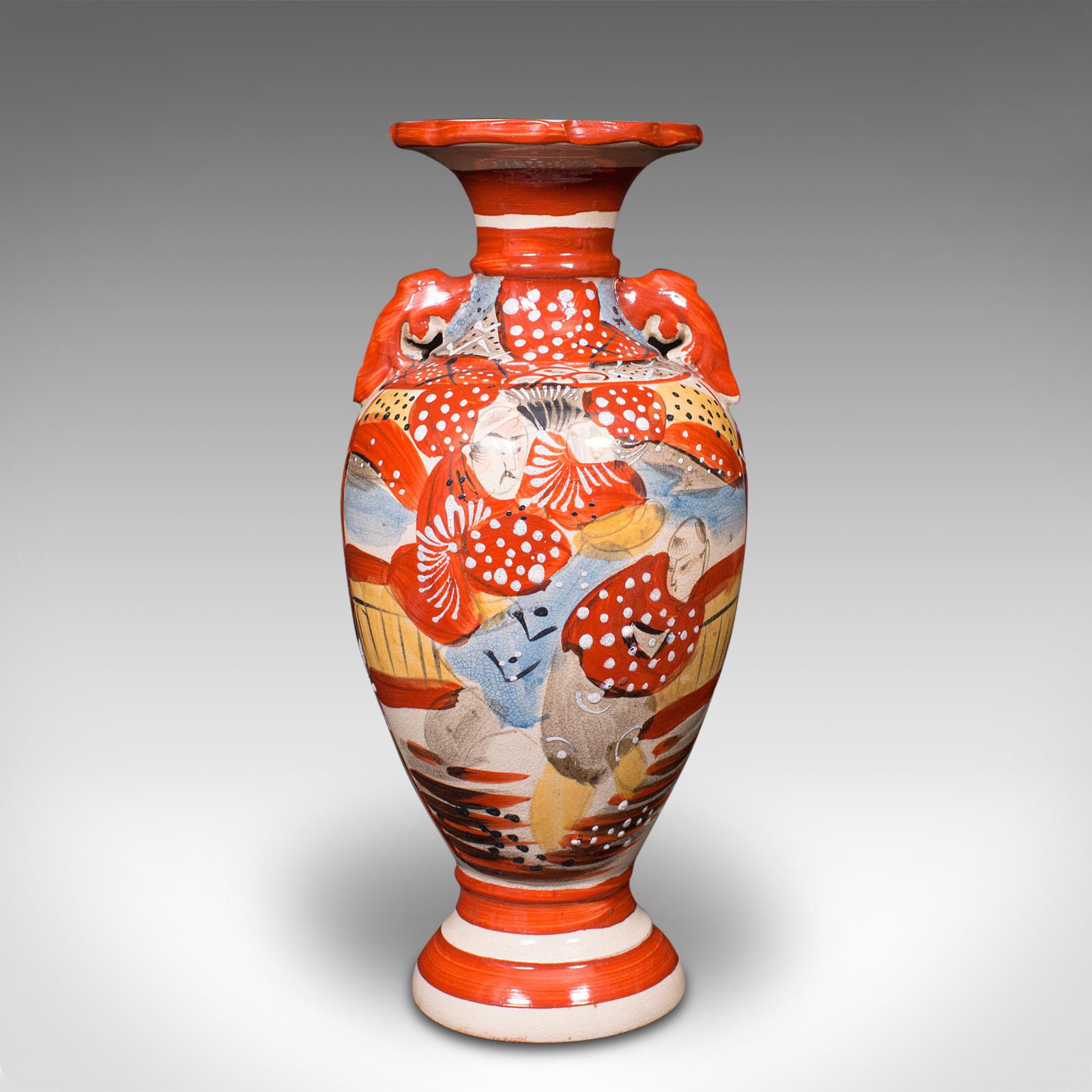 Japonais Paire de vases Imari anciens japonais, peints à la main, Meiji, Victorien, C.1900 en vente
