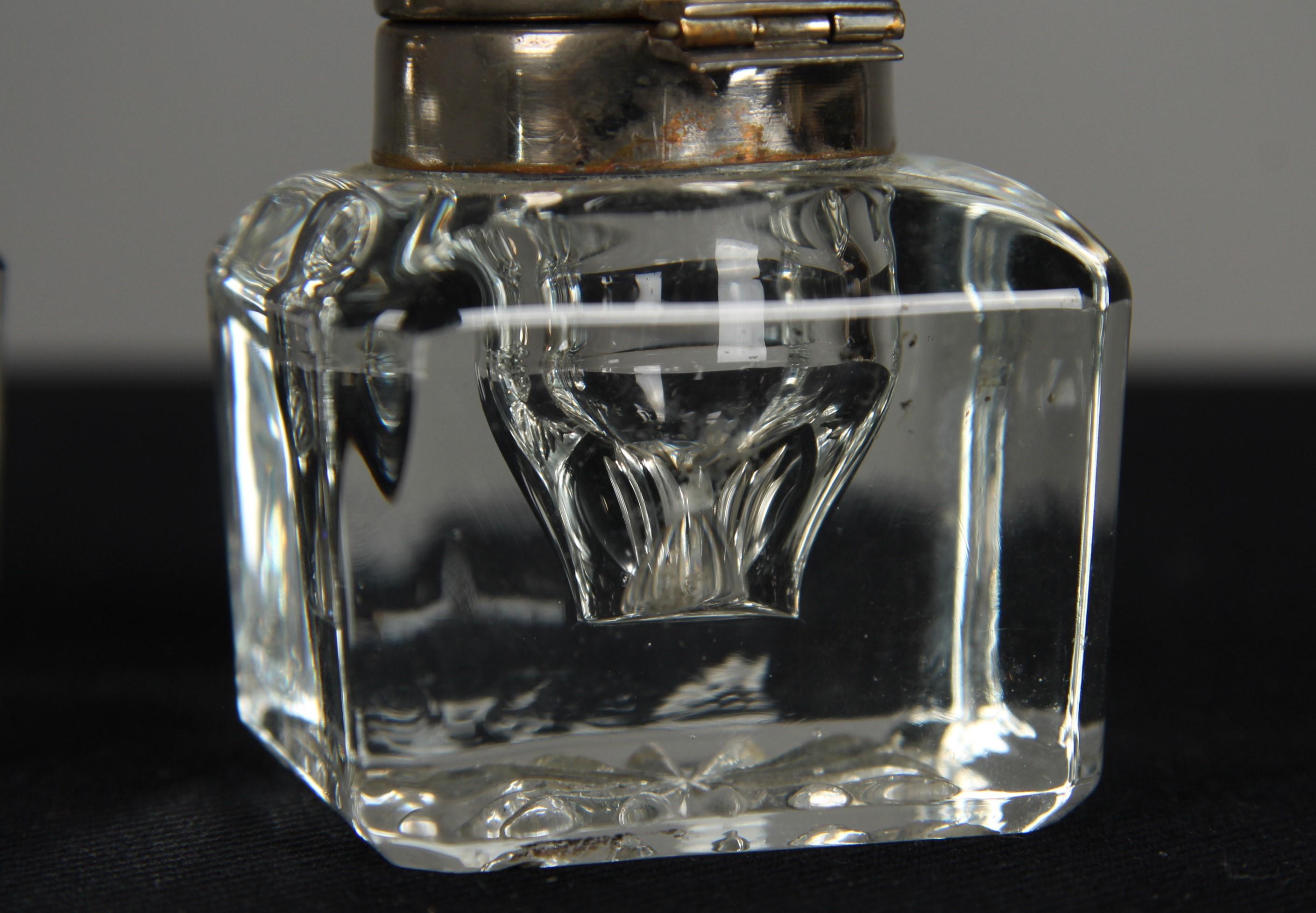 Tardo vittoriano Coppia di calamai antichi, in vetro e argentati, circa 1880 in vendita