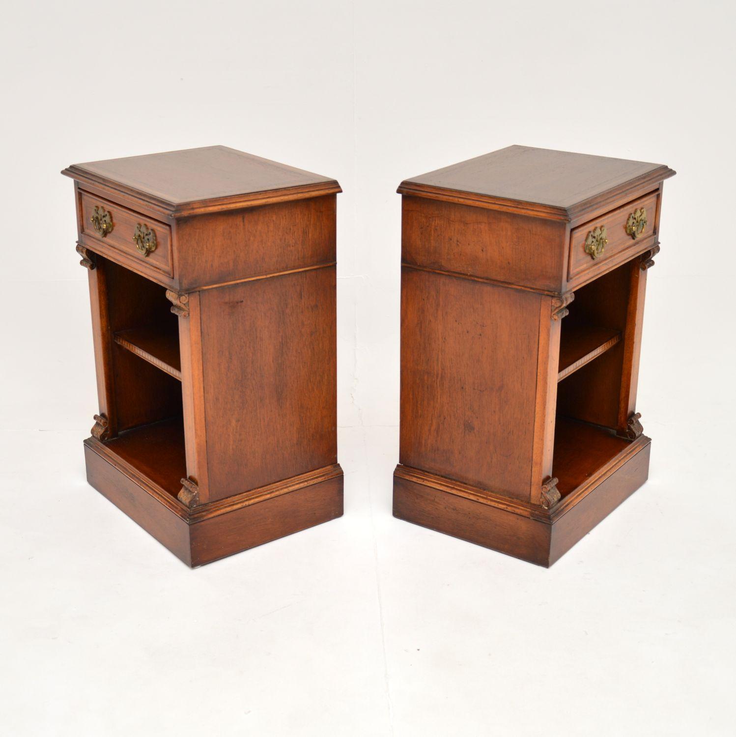 British Pair of Antique Inlaid Bedside Cabinets For Sale