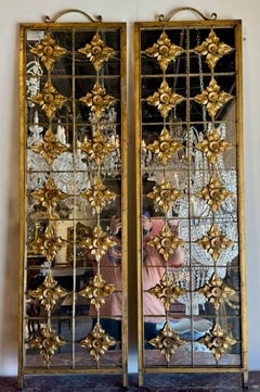 Paire de panneaux muraux antiques en fer et en miroir
