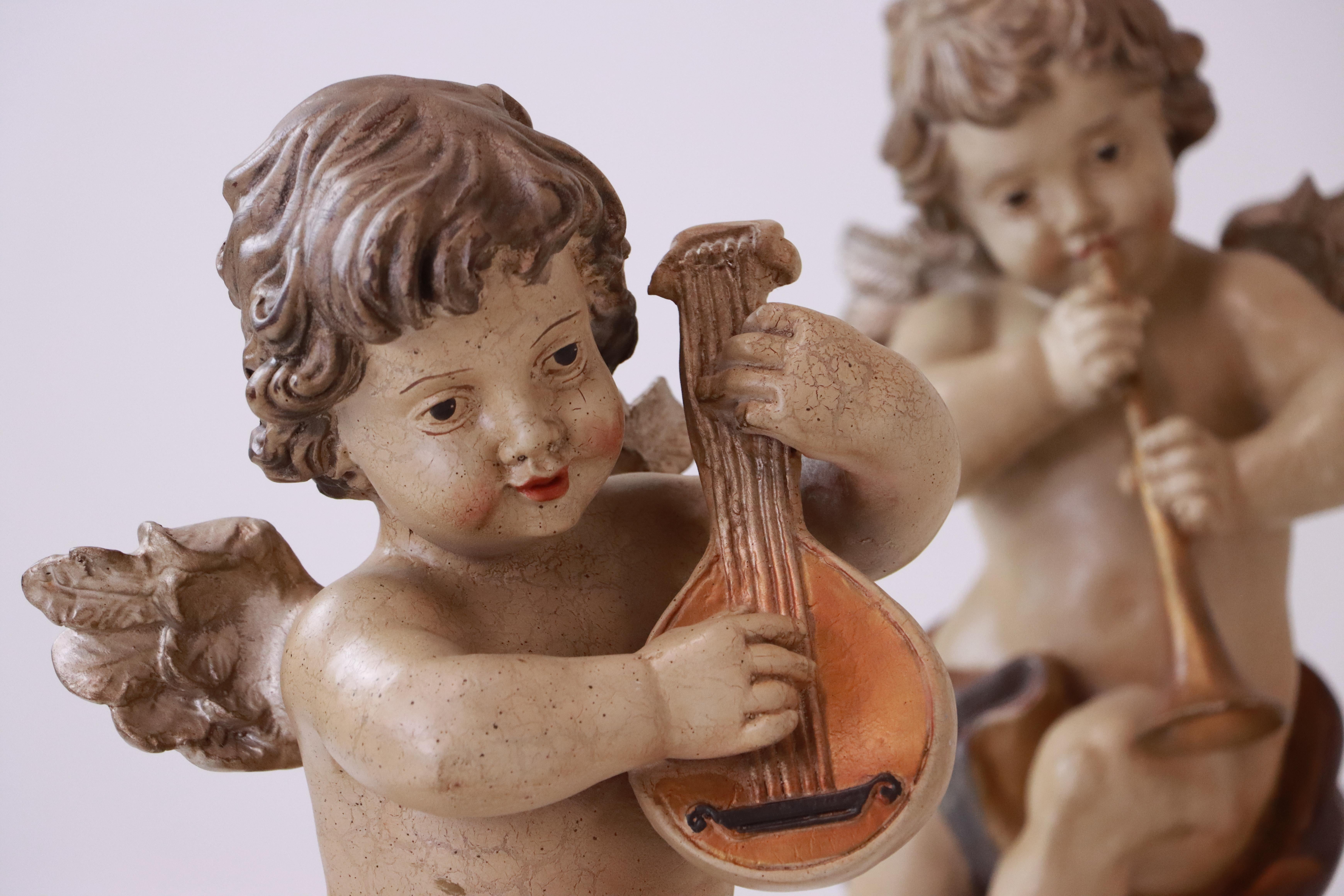 Italiano Coppia di antichi putti italiani in stile barocco revival in vendita