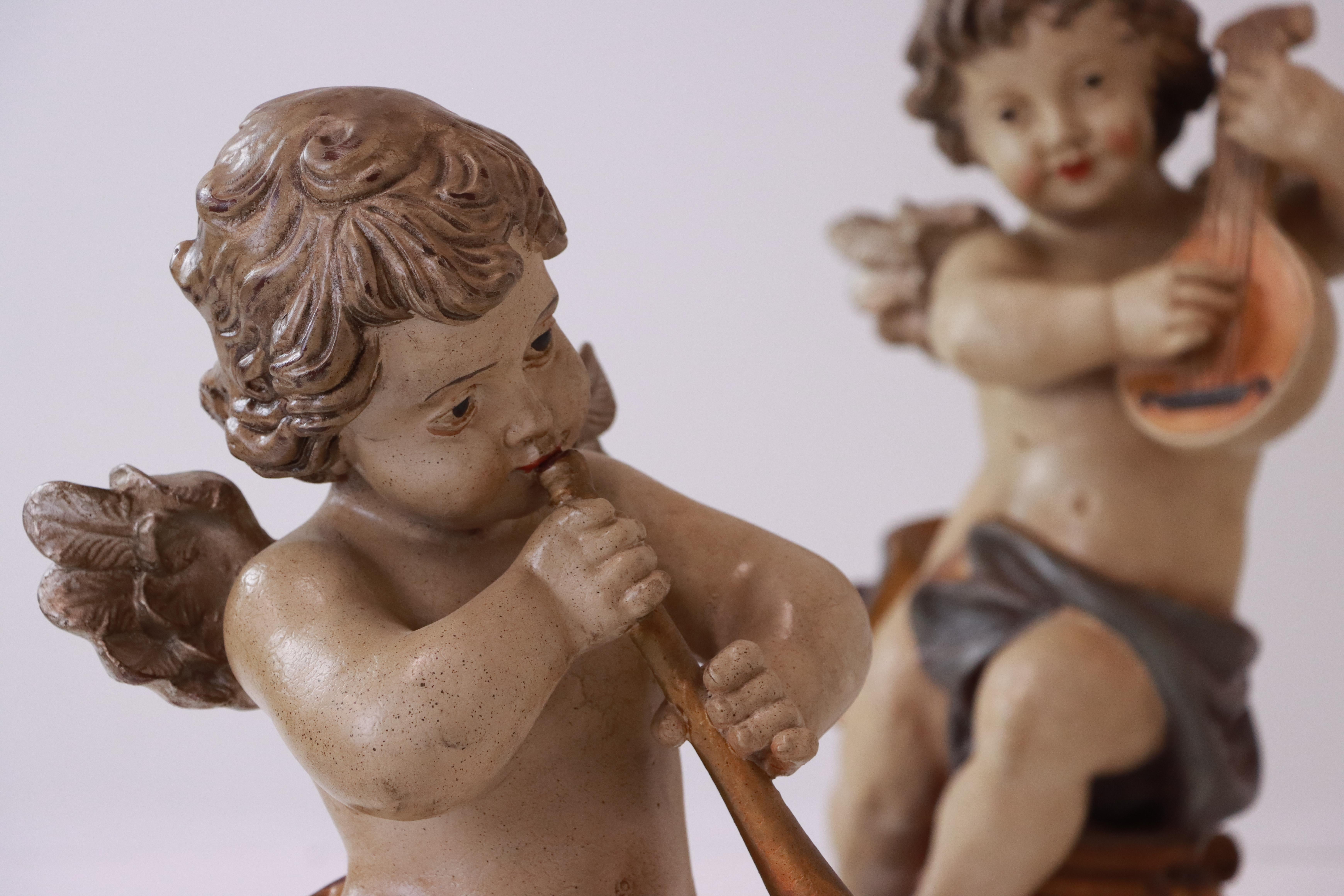 Coppia di antichi putti italiani in stile barocco revival In condizioni buone in vendita a Calgary, Alberta