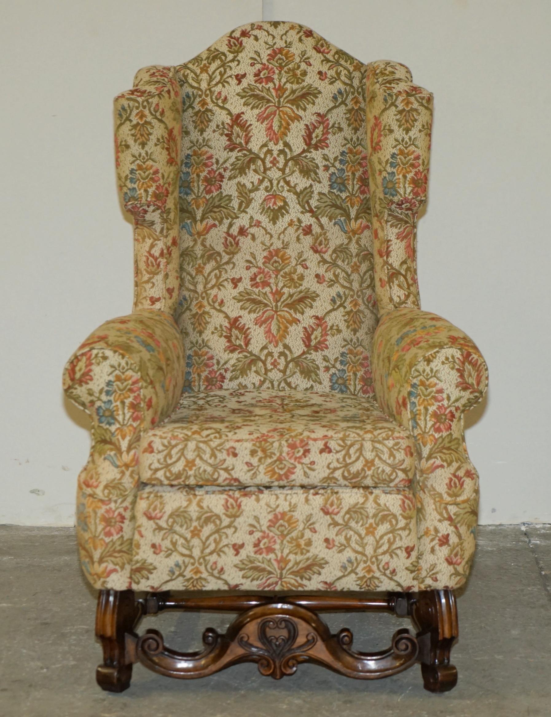 High Victorian PAIR OF ANTIQUE ITALIAN CAROLEAN HIGH BACK WiNGBACK ARMCHAIRS FOR UPHOLSTERY For Sale