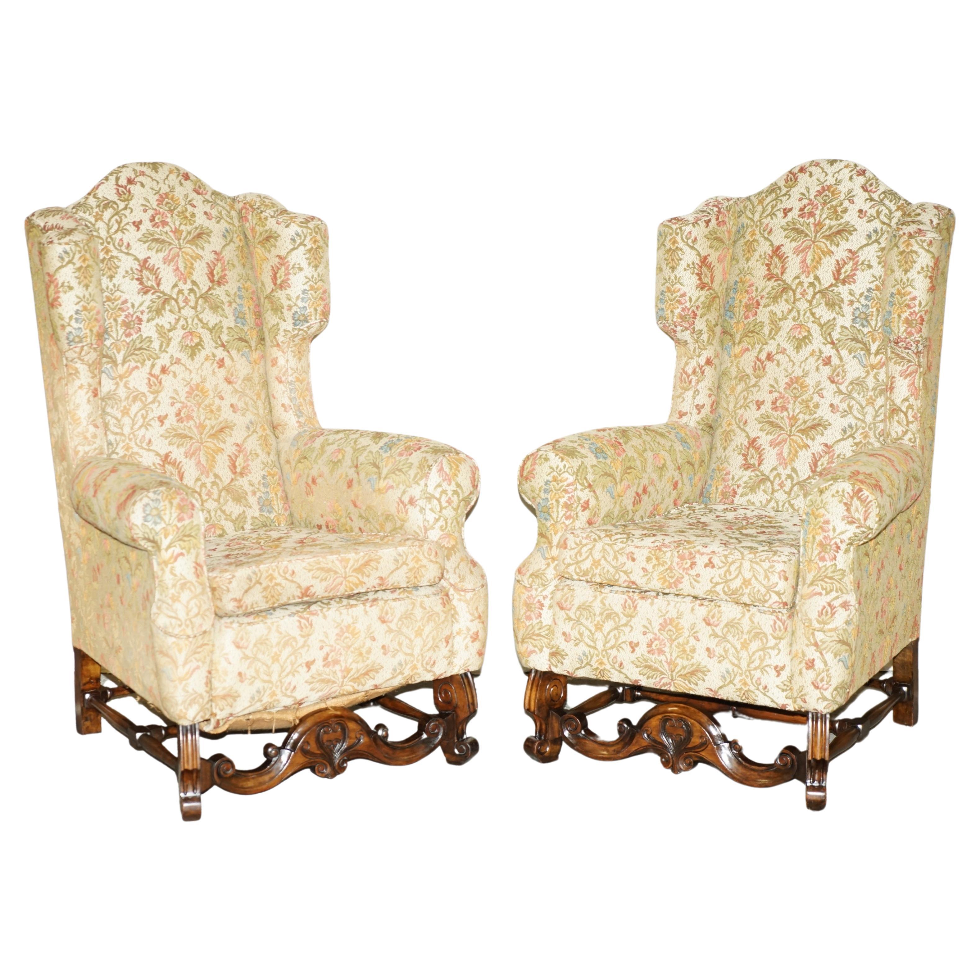 PAIR OF ANTIQUE ITALIAN CAROLEAN HIGH BACK WiNGBACK ARMCHAIRS FOR UPHOLSTERY