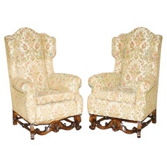 PAIR OF ANTIQUE ITALIAN CAROLEAN HIGH BACK WiNGBACK ARMCHAIRS FOR UPHOLSTERY