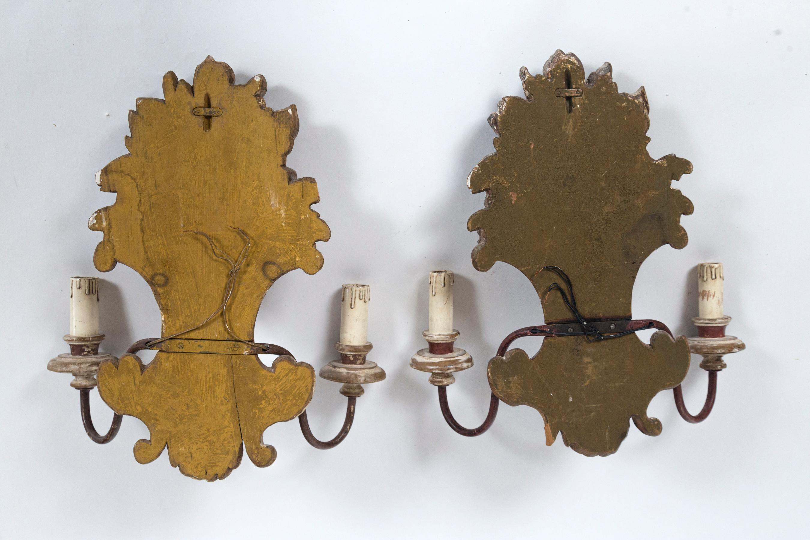 Pair of Antique Italian Carved Wood Sconces, Early 20th Century For Sale 7
