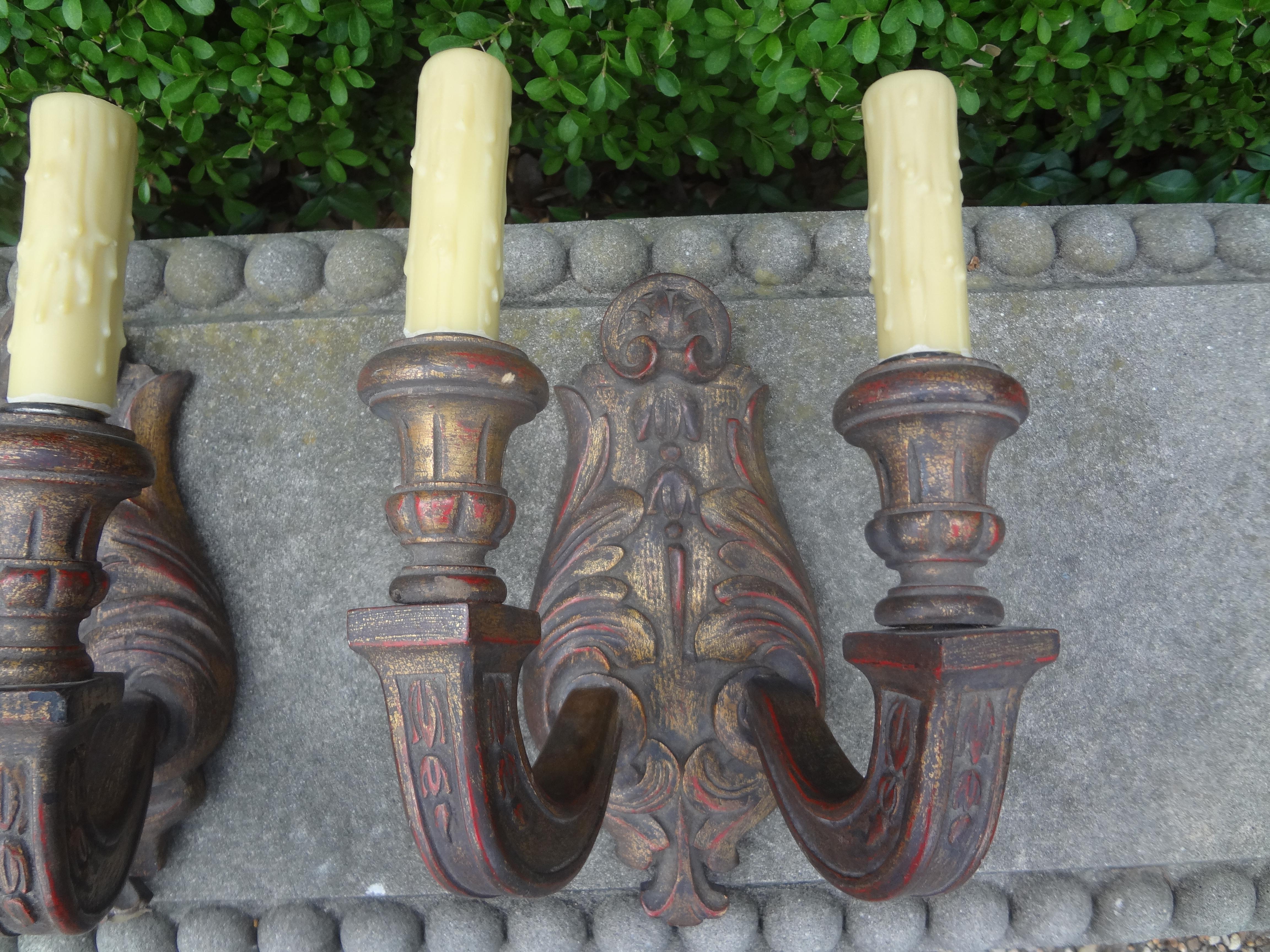 Pair of Antique Italian Giltwood Sconces For Sale 1