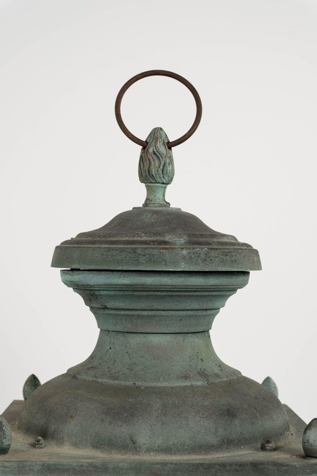 Début du 20ème siècle Paire de lanternes italiennes anciennes à panneaux de verre en vente