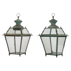 Paire de lanternes italiennes anciennes à panneaux de verre