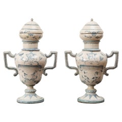 Pareja de tarros antiguos de cerámica esmaltada italiana