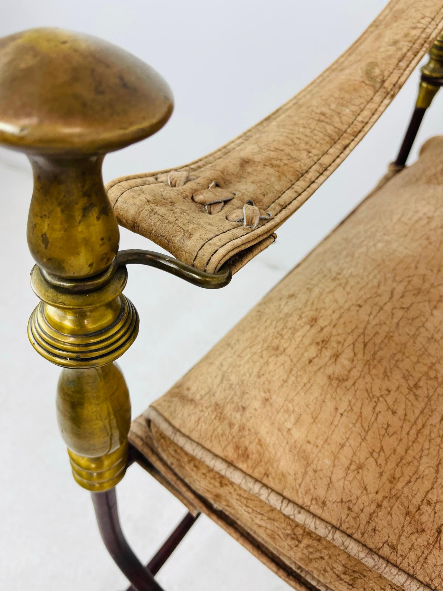 Paar antike italienische Campaign-Stühle aus Leder und Eisen im Angebot 9