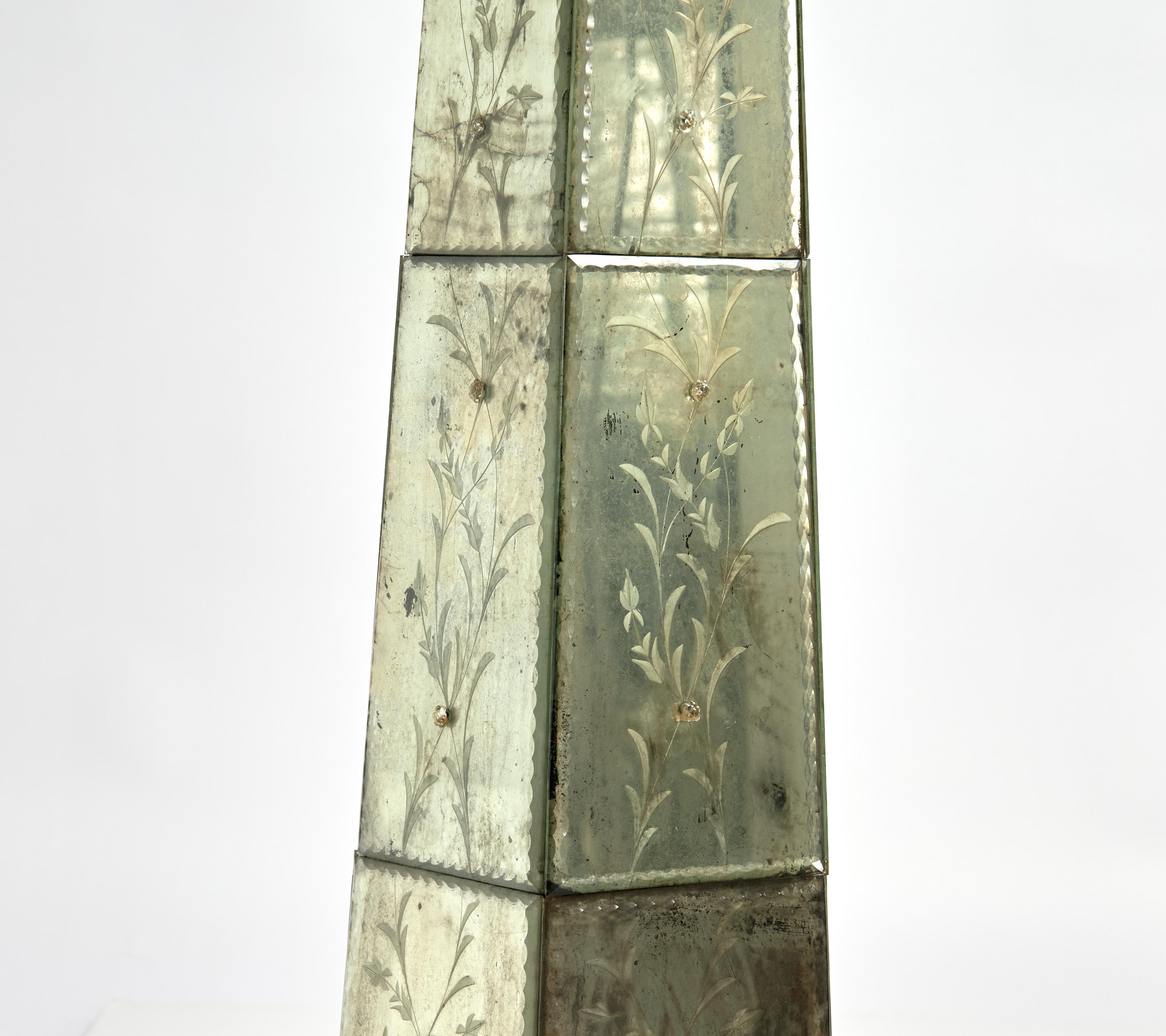 Neoclassical Pair of Antique Italian Mirrored Obelisks For Sale