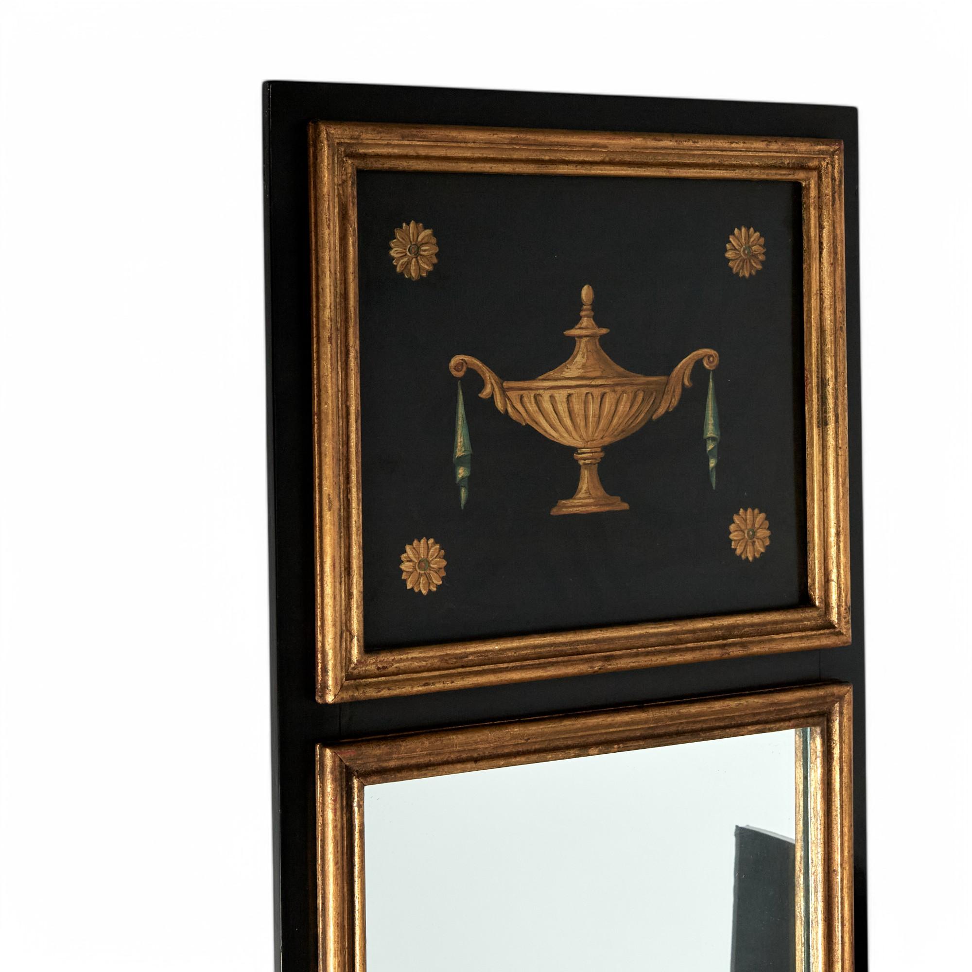 Pareja de Espejos de Pared Antiguos Italianos Neo Clásicos con Trompe L'oeil Neoclásico en venta