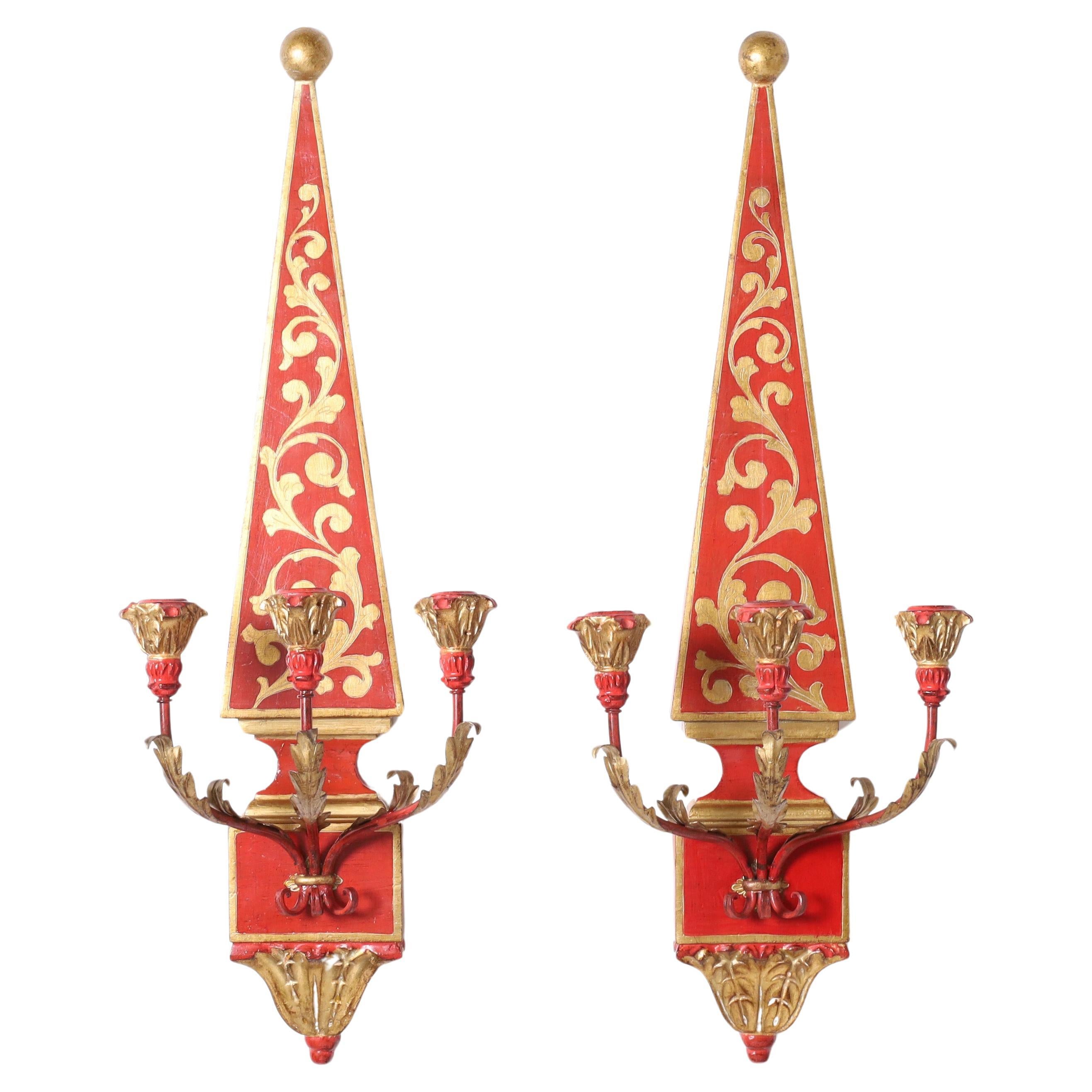Coppia di antiche lampade da parete dipinte in stile neoclassico italiano