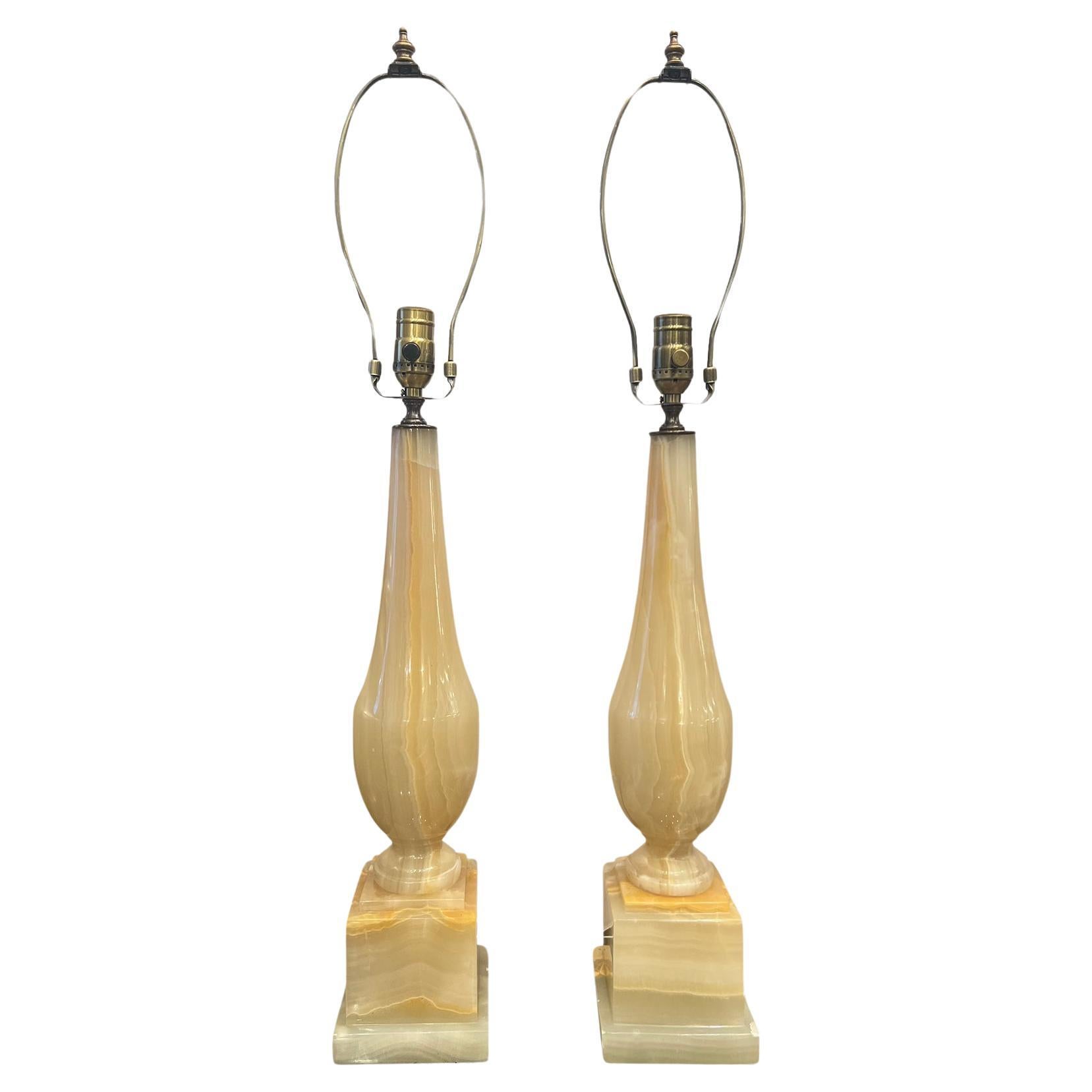 Paire de lampes italiennes anciennes en onyx en vente