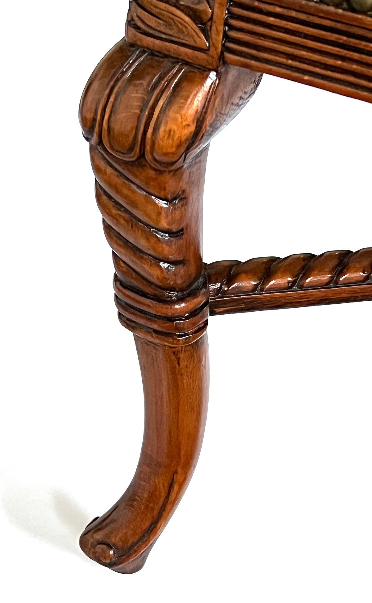 Paire d'anciens fauteuils italiens  dossier arrondi et assise en cuir Bon état - En vente à San Francisco, CA