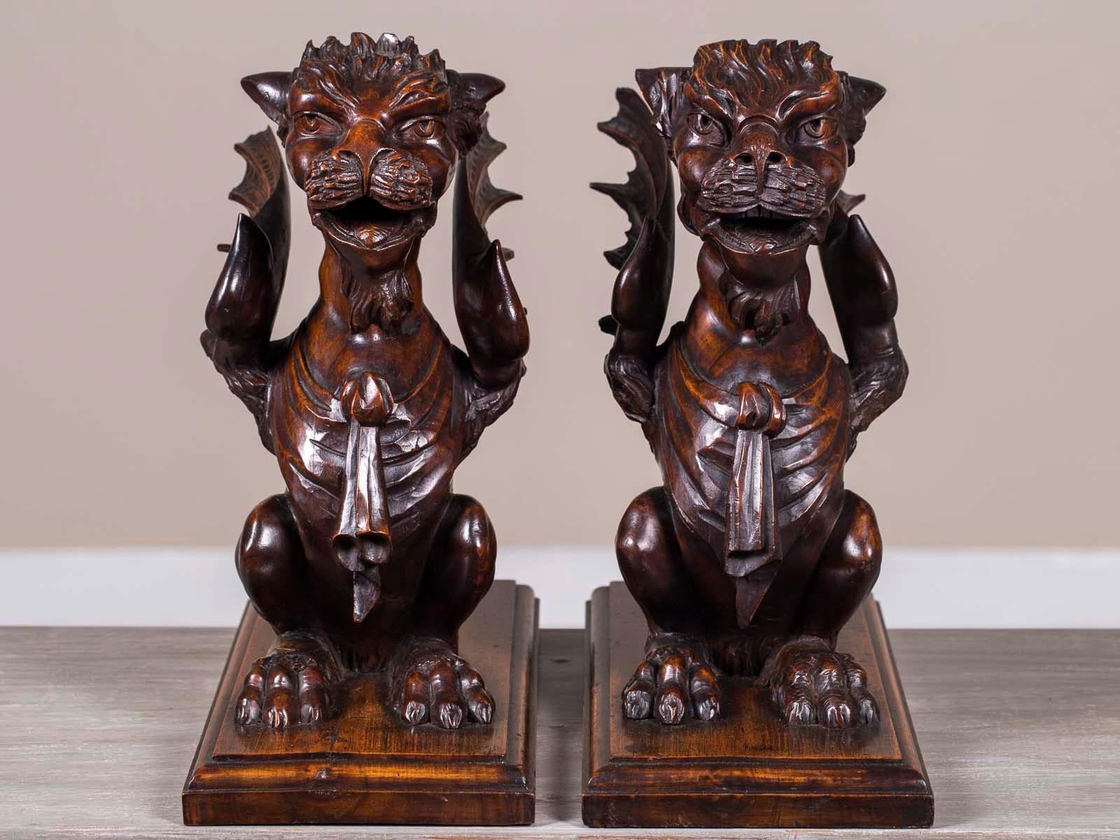 Pair of Antique Italian Walnut Hand Carved Winged Gryphons, Italy, circa 1780 For Sale 4