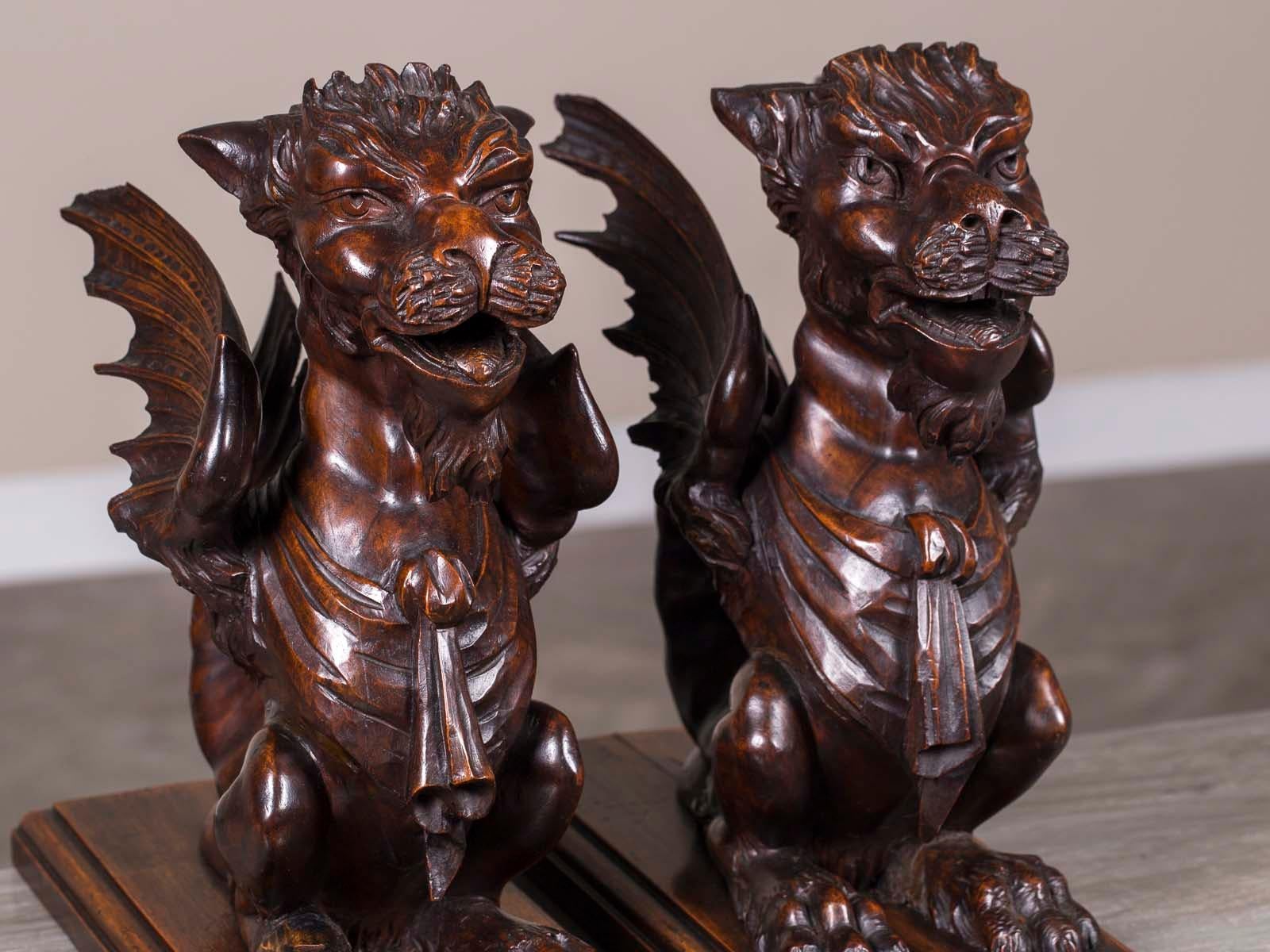 Pair of Antique Italian Walnut Hand Carved Winged Gryphons, Italy, circa 1780 For Sale 5