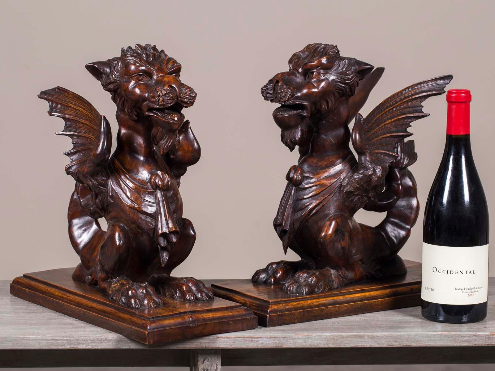 Pair of Antique Italian Walnut Hand Carved Winged Gryphons, Italy, circa 1780 For Sale 7