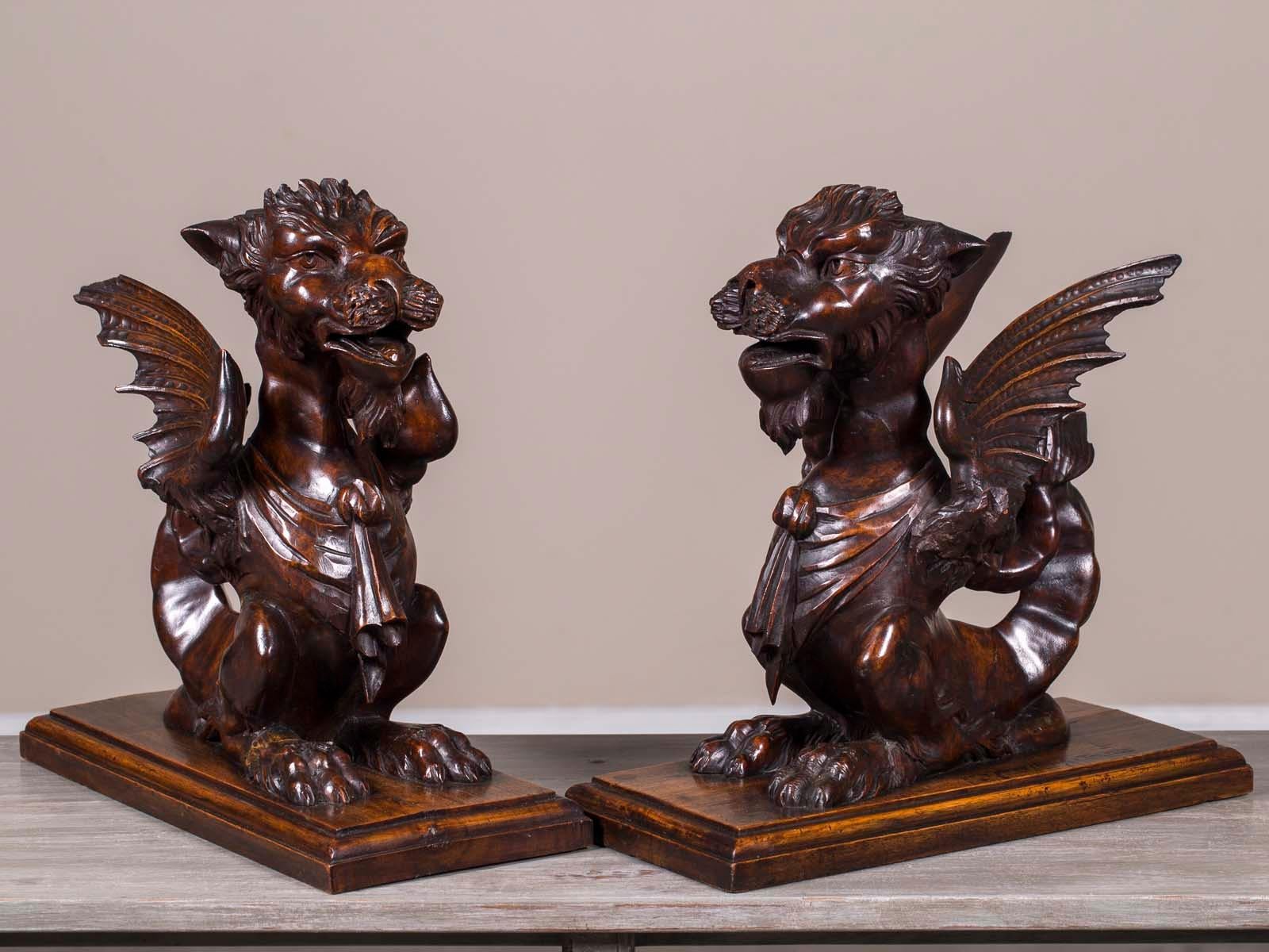Pair of Antique Italian Walnut Hand Carved Winged Gryphons, Italy, circa 1780 In Good Condition For Sale In Houston, TX