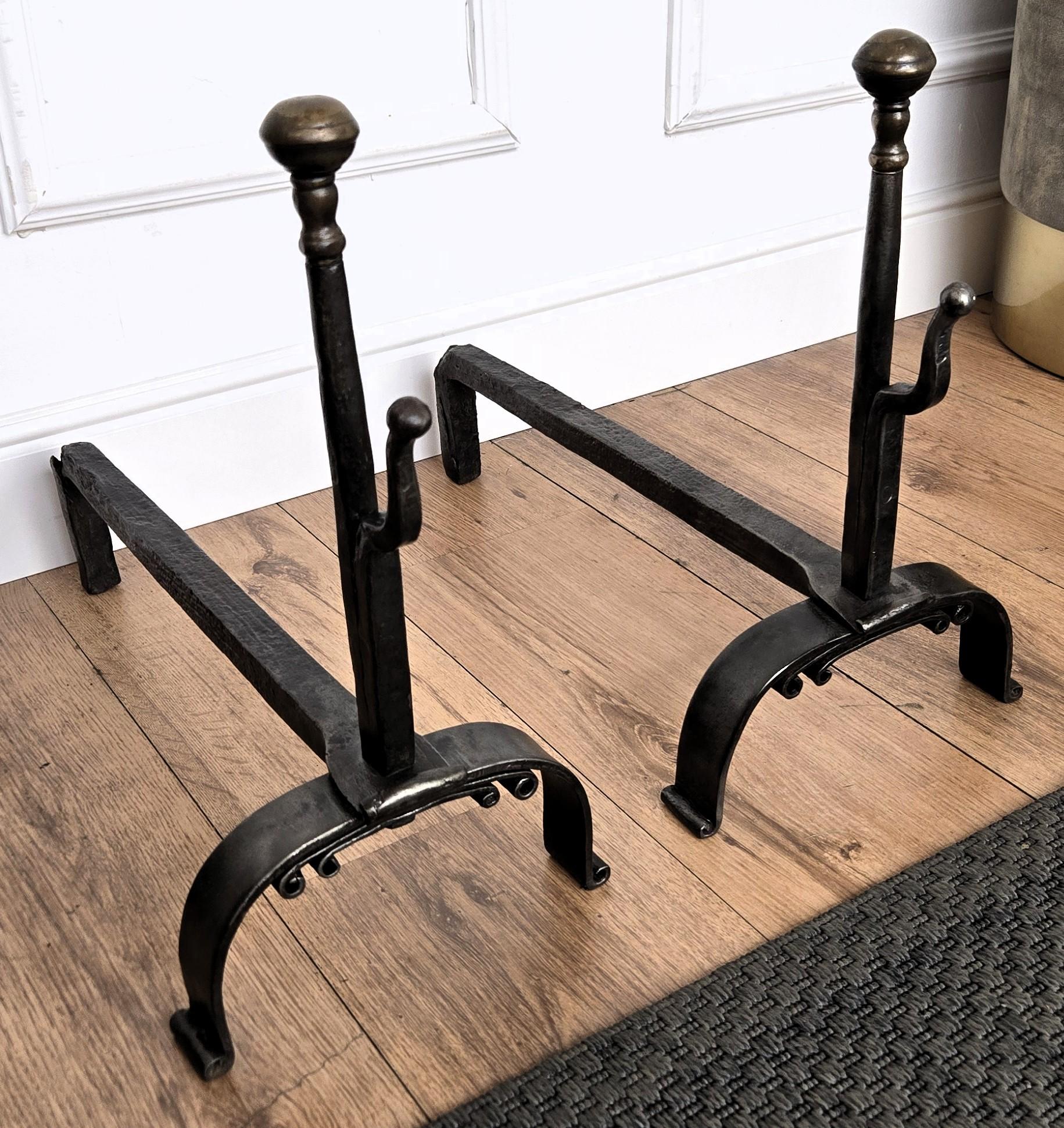 Pair of Antique Italian Wrought Iron Andirons Fireplace Log Holder In Good Condition For Sale In Carimate, Como