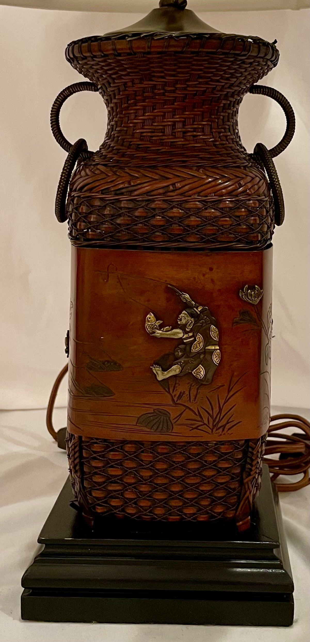 Coppia di antiche lampade da tavolo giapponesi in bronzo, CIRCA 1900. in vendita 1