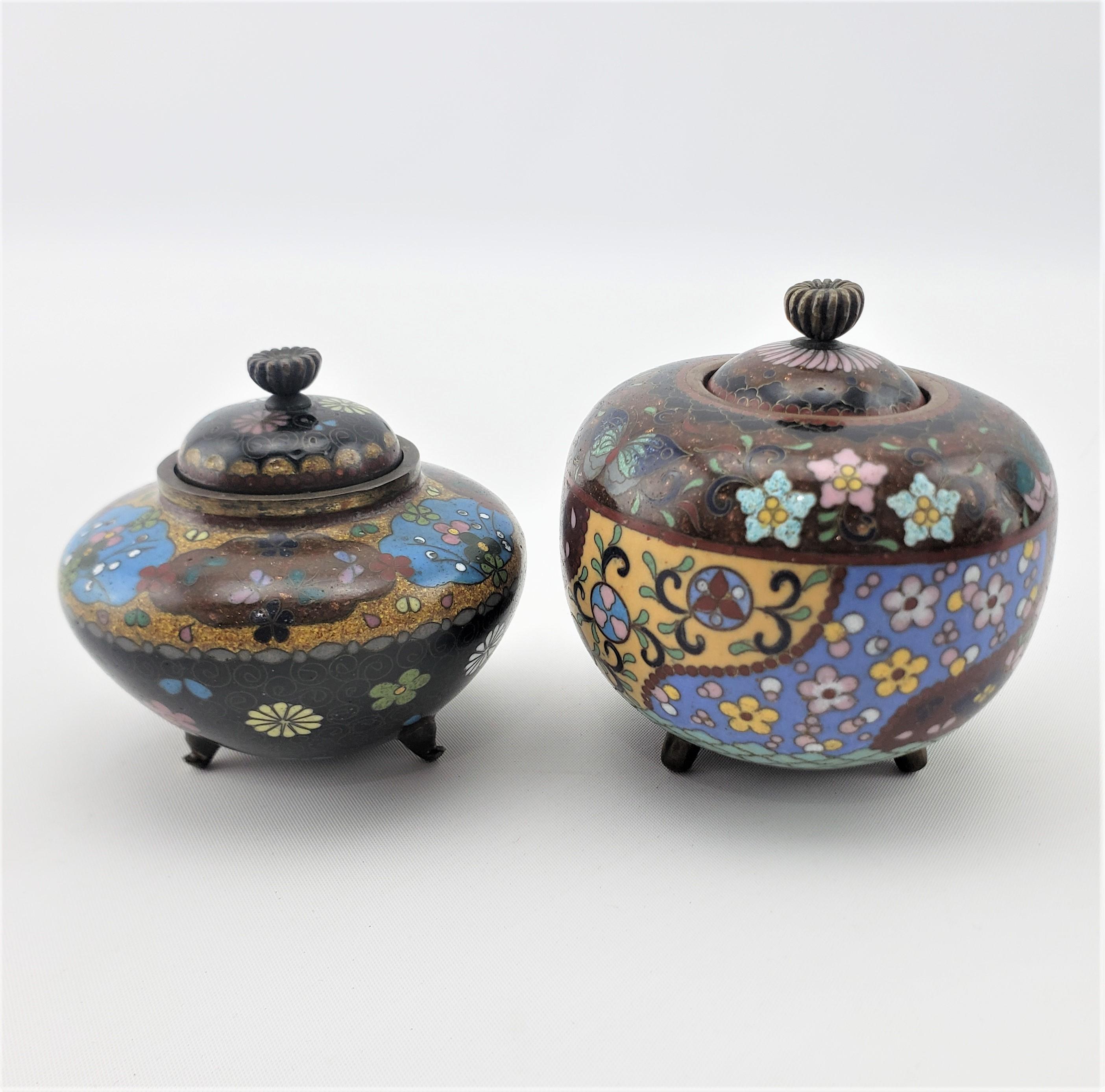 Pair of Antique Japanese Cloisonne Covered Jars with Floral Motif Decoration For Sale 5