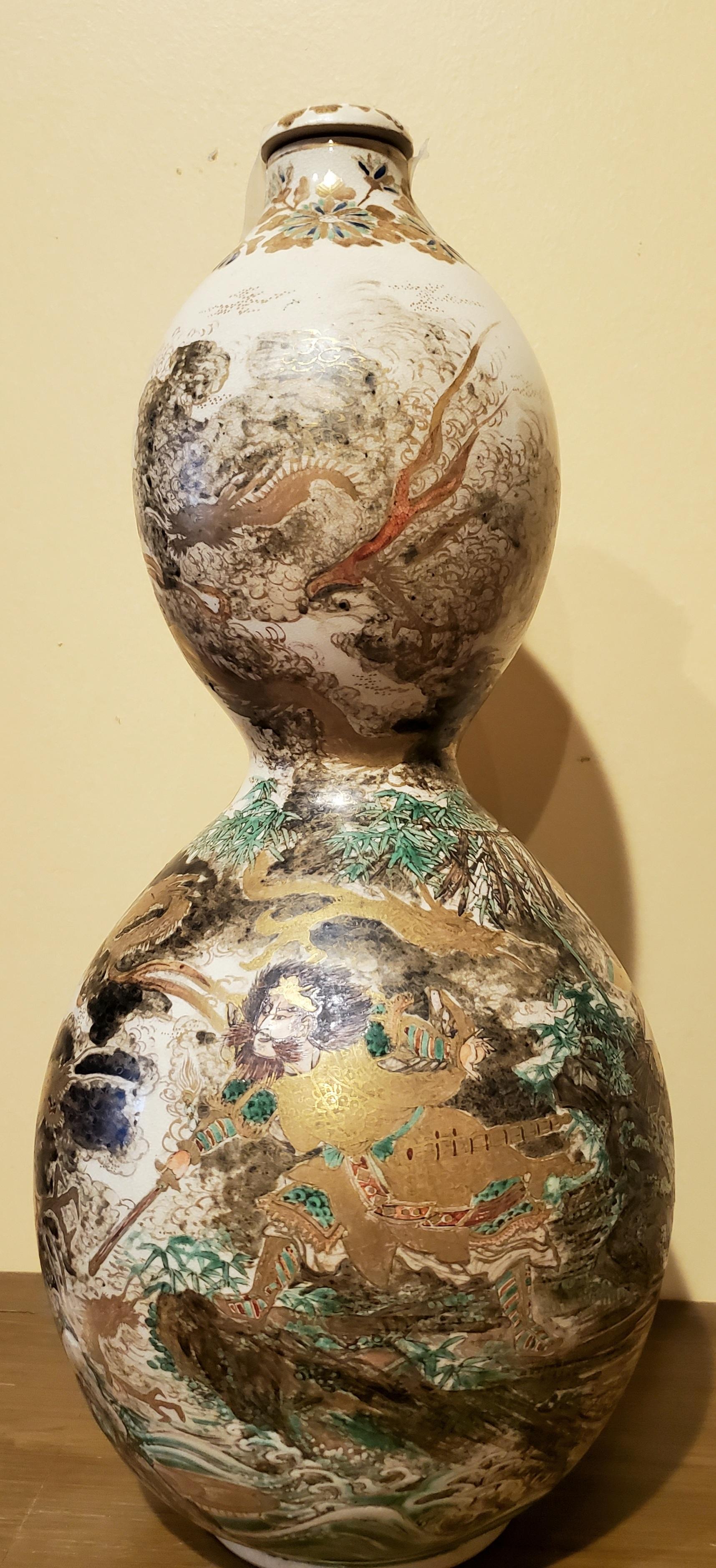 Pair of Antique Japanese Double Gourd-Shaped Satsuma Porcelain Bottle Urns In Good Condition For Sale In New Orleans, LA