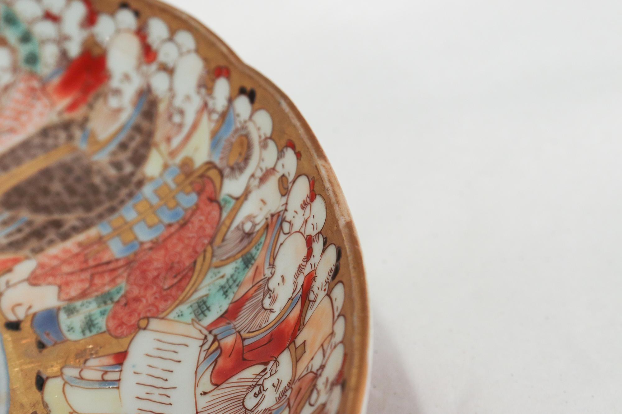 Pair of Antique Japanese Gilt Imari Porcelain 1000 Faces Variant Pattern Plates 3