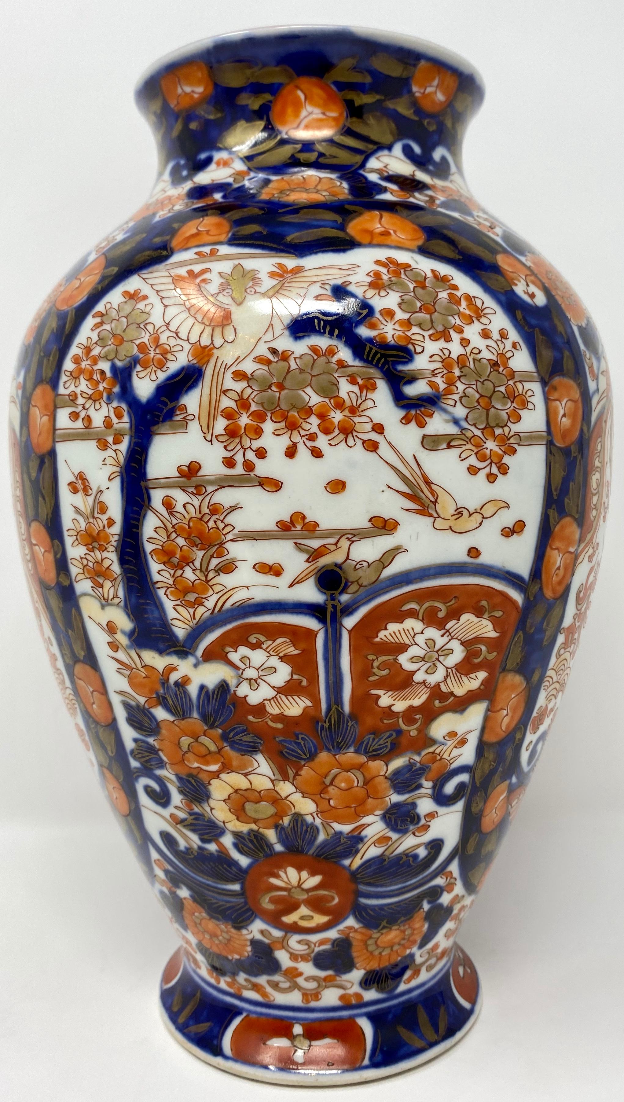 Paar antike japanische Imari-Vasen, um 1860-1870 im Zustand „Gut“ im Angebot in New Orleans, LA