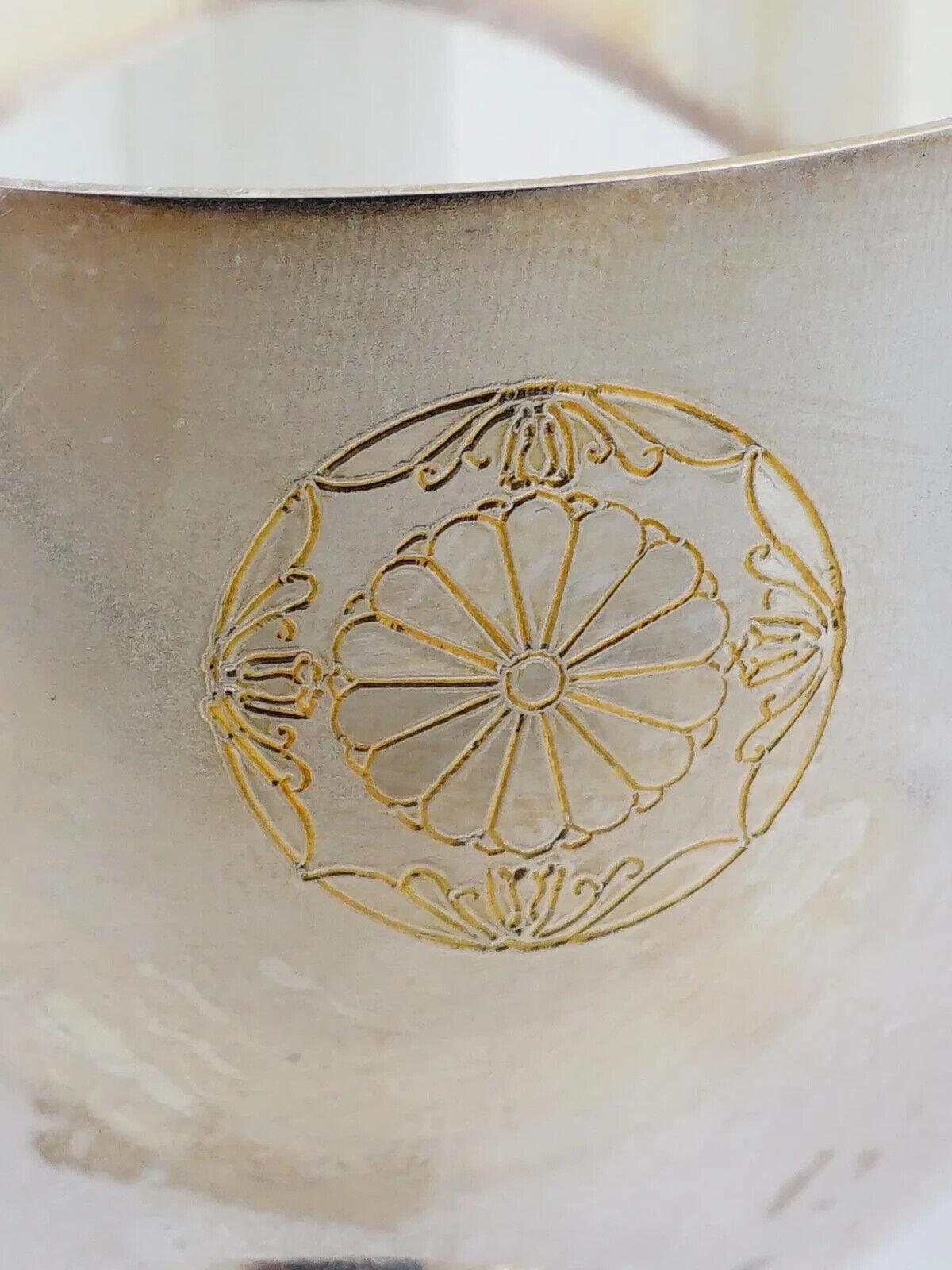 Coppia di antiche tazze da sakè giapponesi in argento imperiale in vendita 3