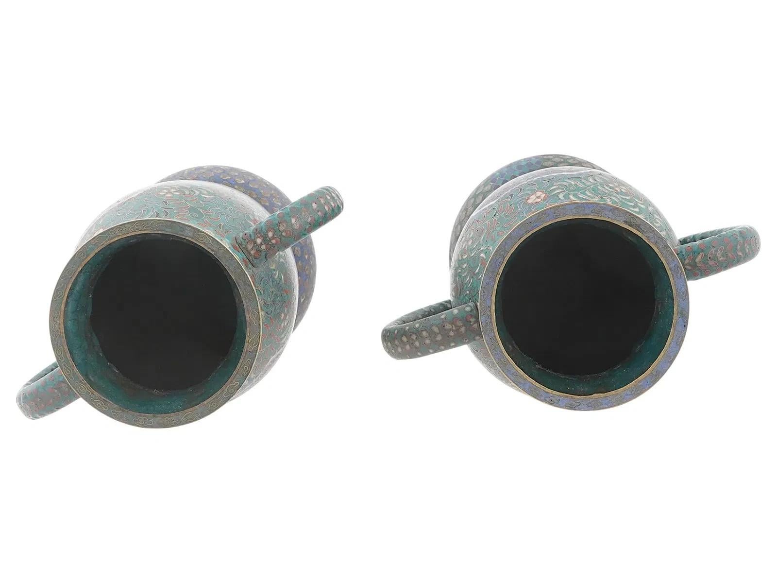 XIXe siècle Paire de vases anciens en émail cloisonné japonais Meiji en vente