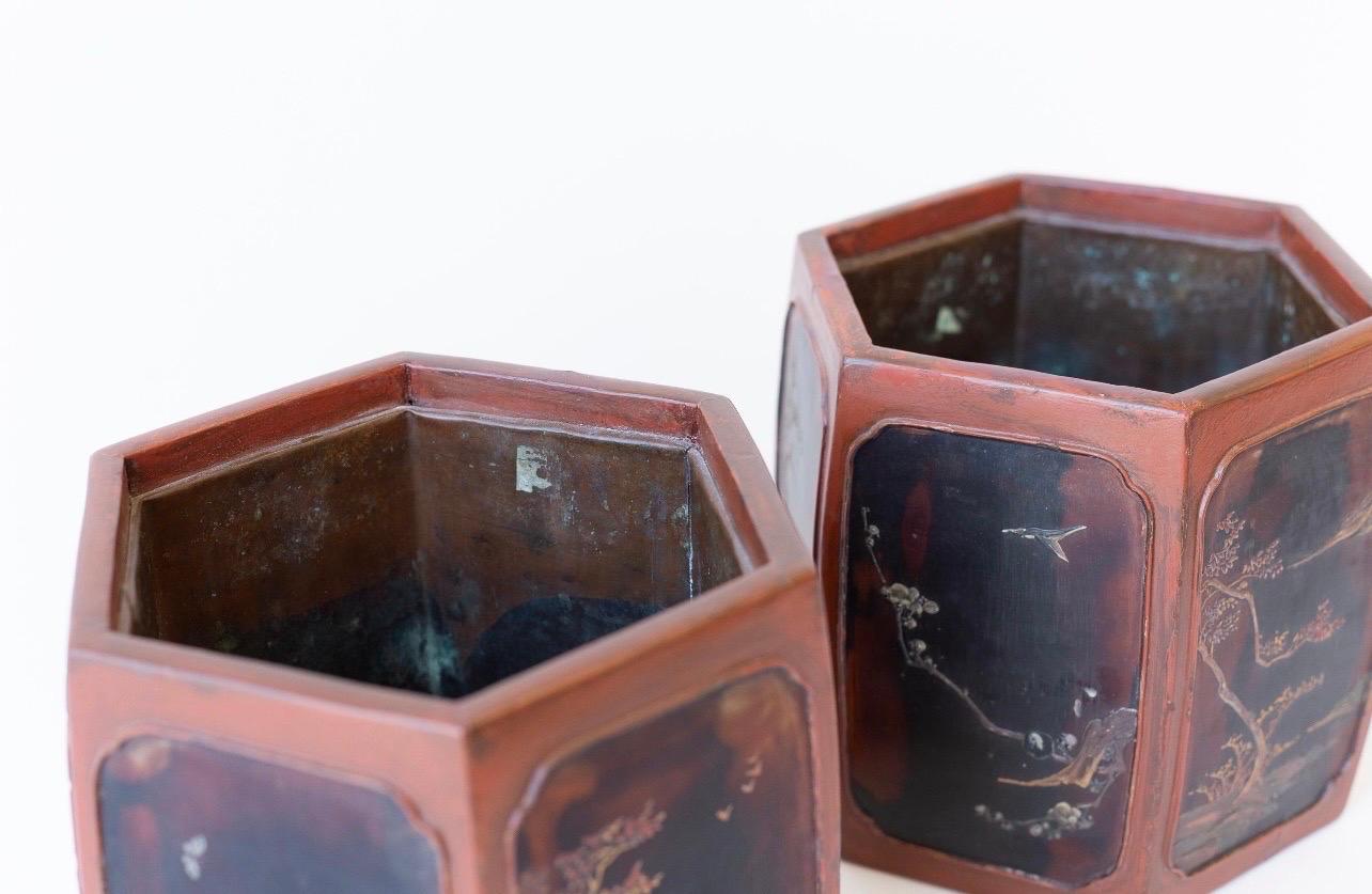 Pair of antique Japanese Meiji Period Lacquer Hibachi with Intricate Inlay For Sale 3
