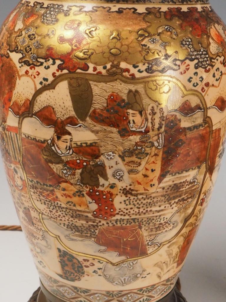 Paire de lampes de table anciennes en porcelaine de Satsuma - Peinture à la main de la période Meiji en vente 14