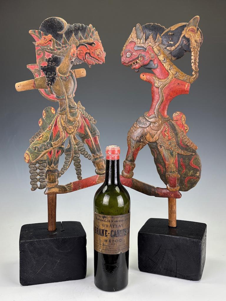 Pair of Antique Javanese Wayang Golek Shadow Puppets on Stands, Early 20th Centu In Good Condition For Sale In Lincoln, GB