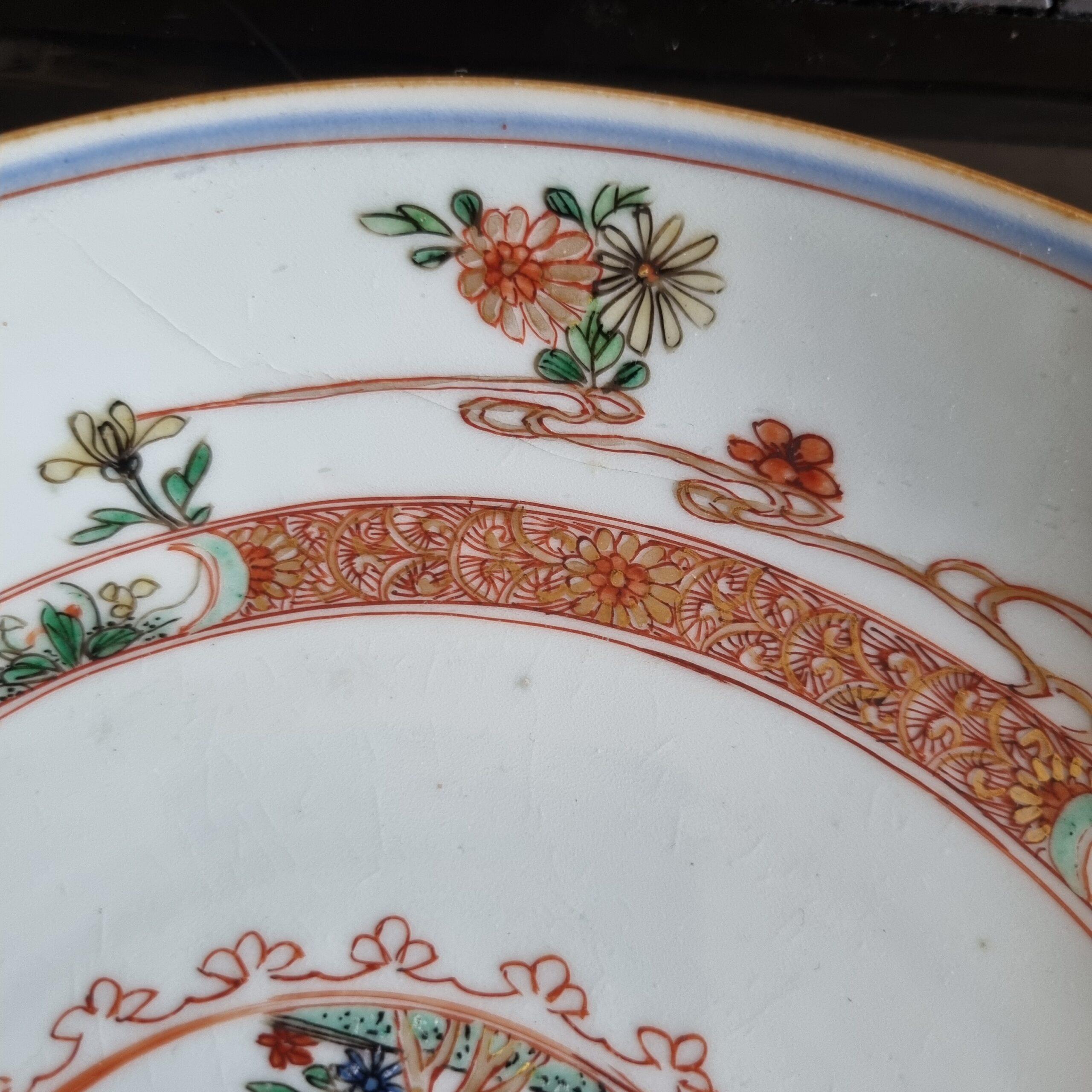 18th Century and Earlier Pair of Antique Kangxi Yongzheng Plate Qing Chinese Porcelain Flowers, 1720-1730 For Sale