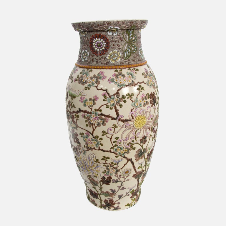 Pair of Antique Kutani Japanese Porcelain Vases For Sale at 1stDibs