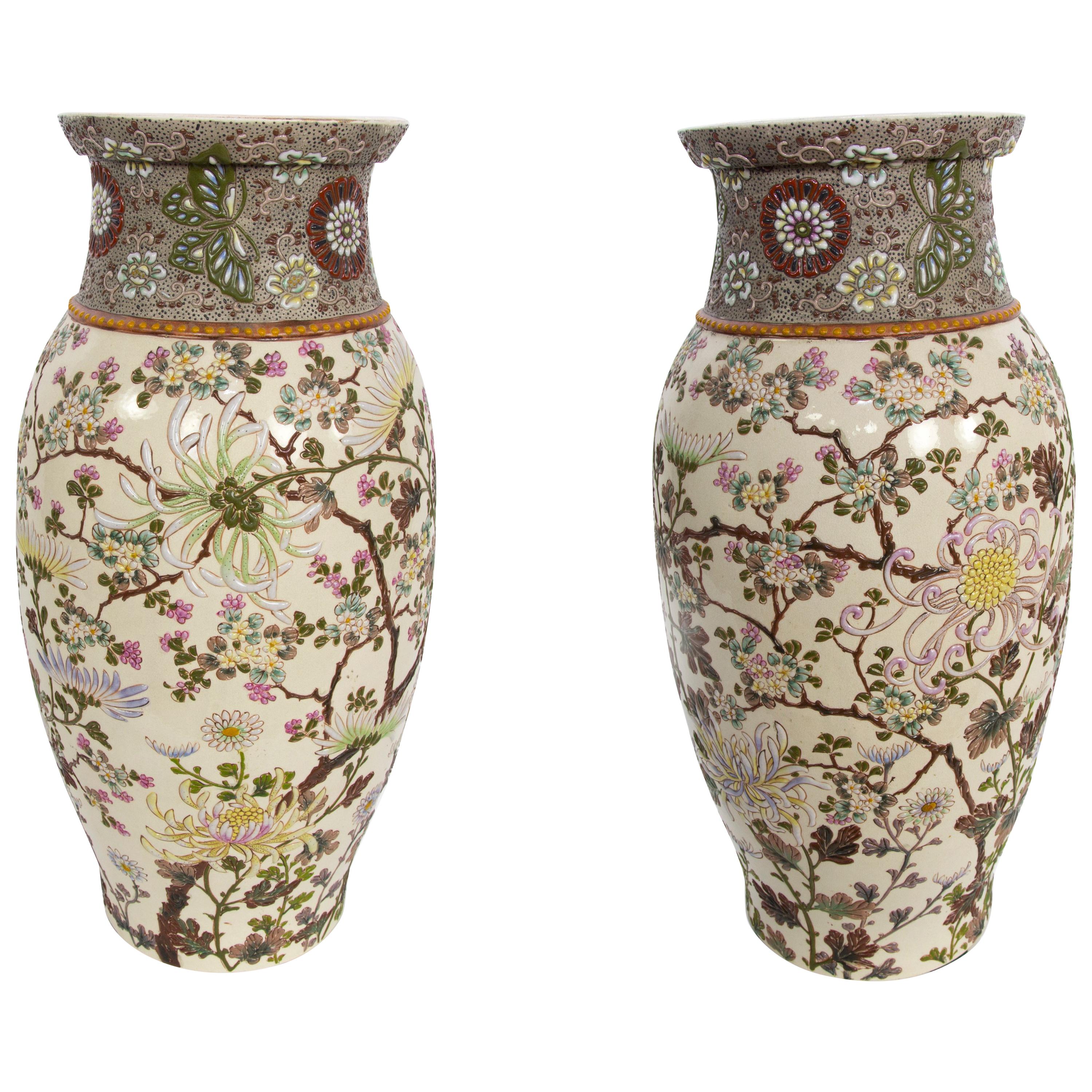 Pair of Antique Kutani Japanese Porcelain Vases For Sale at 1stDibs