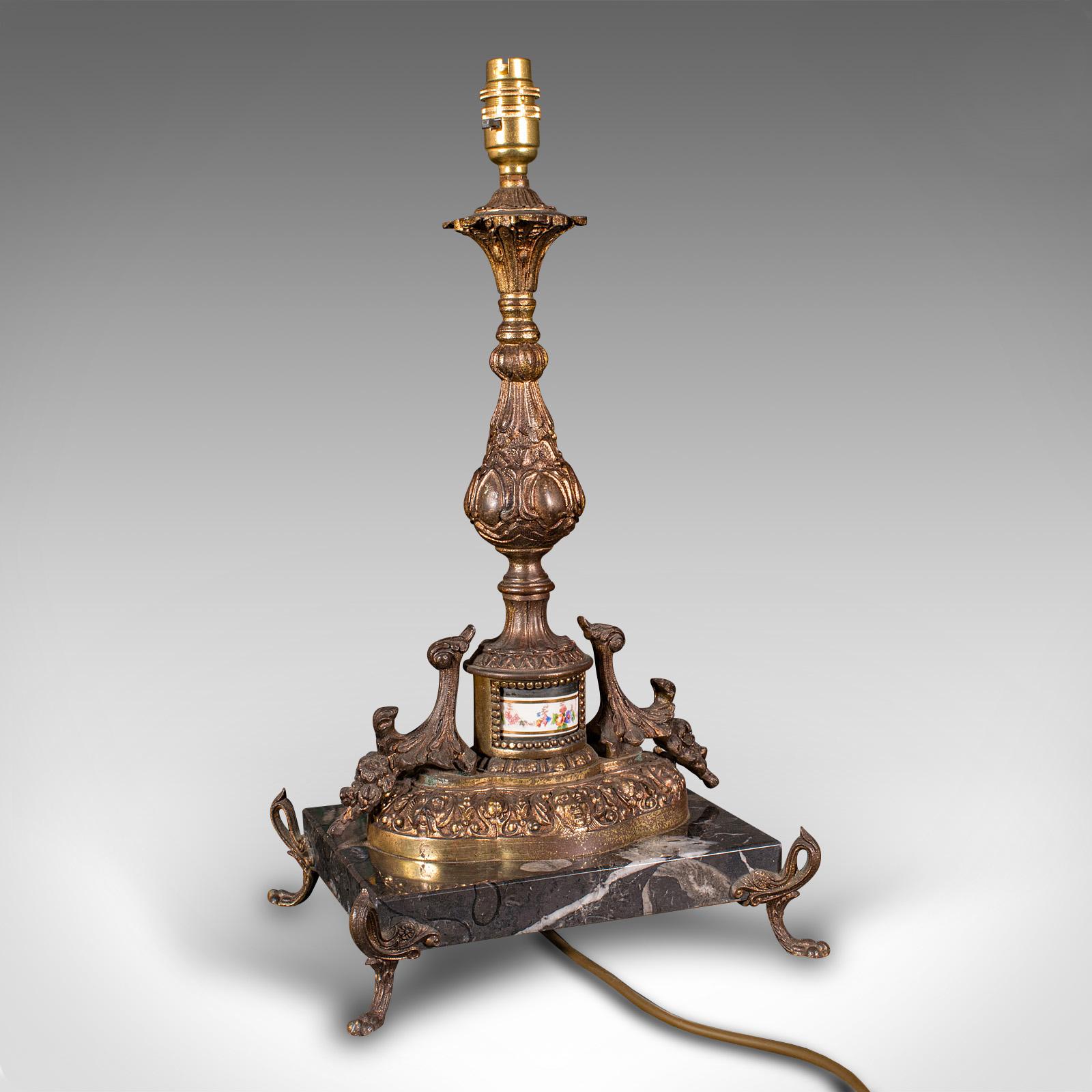 Français Paire de socles de lampe anciennes françaises, métal doré, marbre, lampe de bureau édouardienne en vente