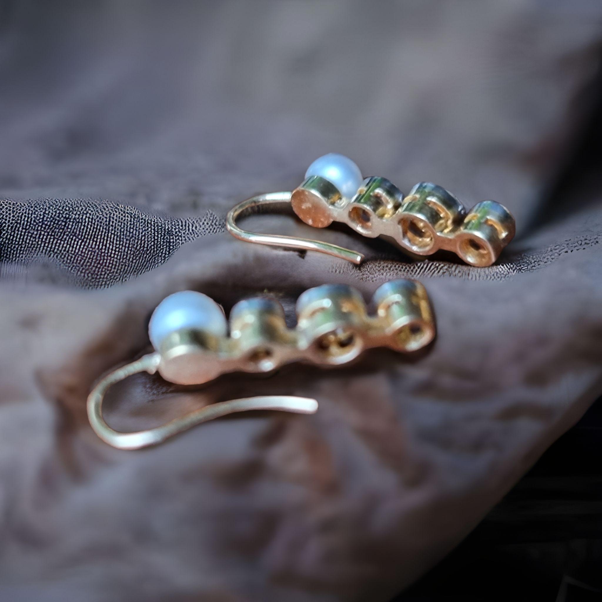 Paar antike Perlen- und Diamant-Anhänger-Ohrringe aus dem späten 19. Jahrhundert (Spätviktorianisch) im Angebot