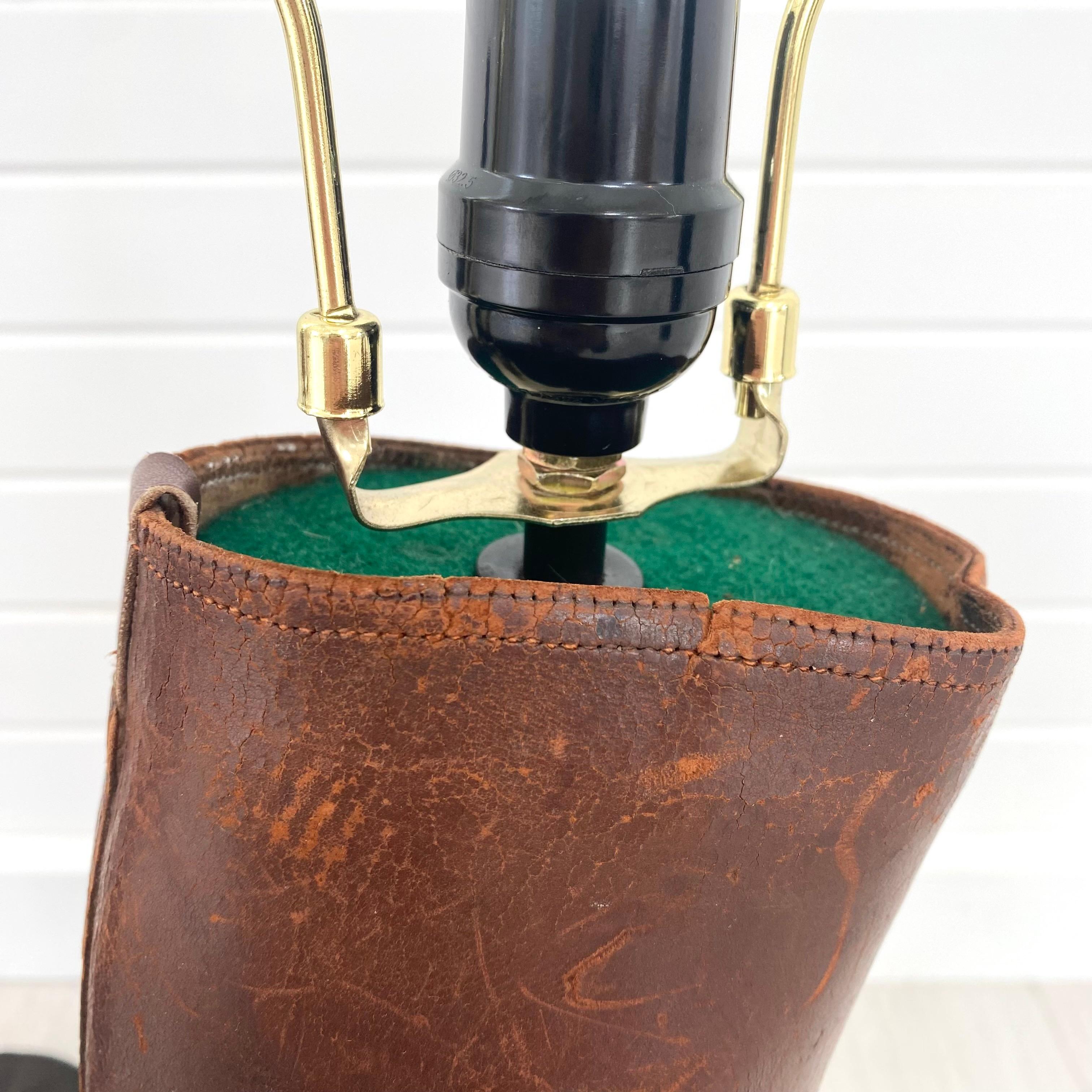 Paire de lampes anciennes en cuir pour bottes d'équitation, 1950s USA en vente 10