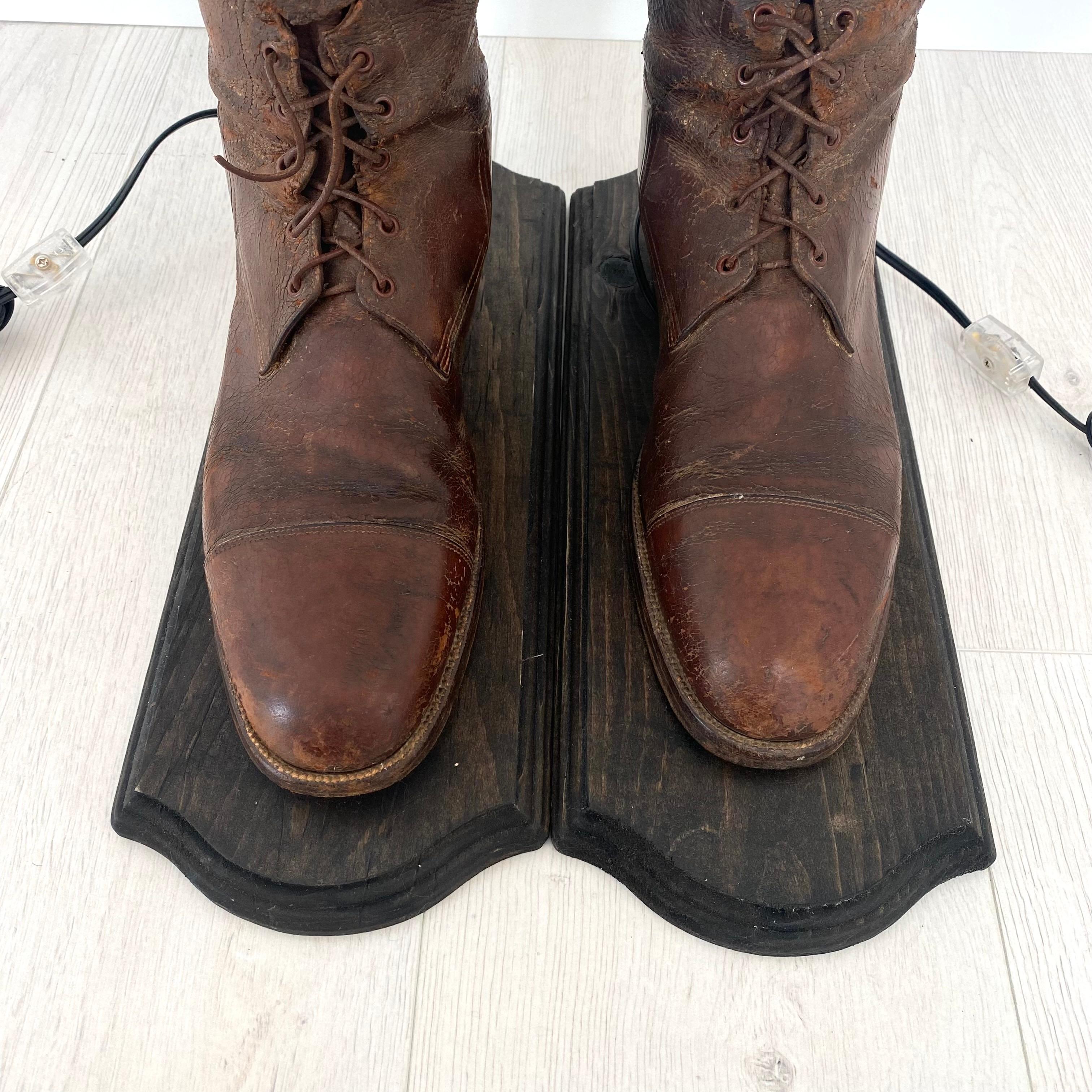 Paire de lampes anciennes en cuir pour bottes d'équitation, 1950s USA Bon état - En vente à Los Angeles, CA
