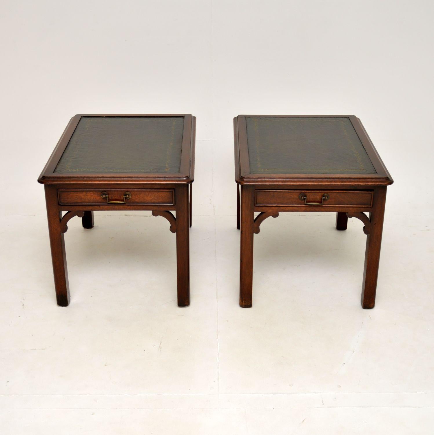A smart and very well made pair of antique leather top side tables. They were made in England, they date from around the 1900-1910 period.

The quality is excellent, they are very nicely designed and are finished on all sides, so can be used as free